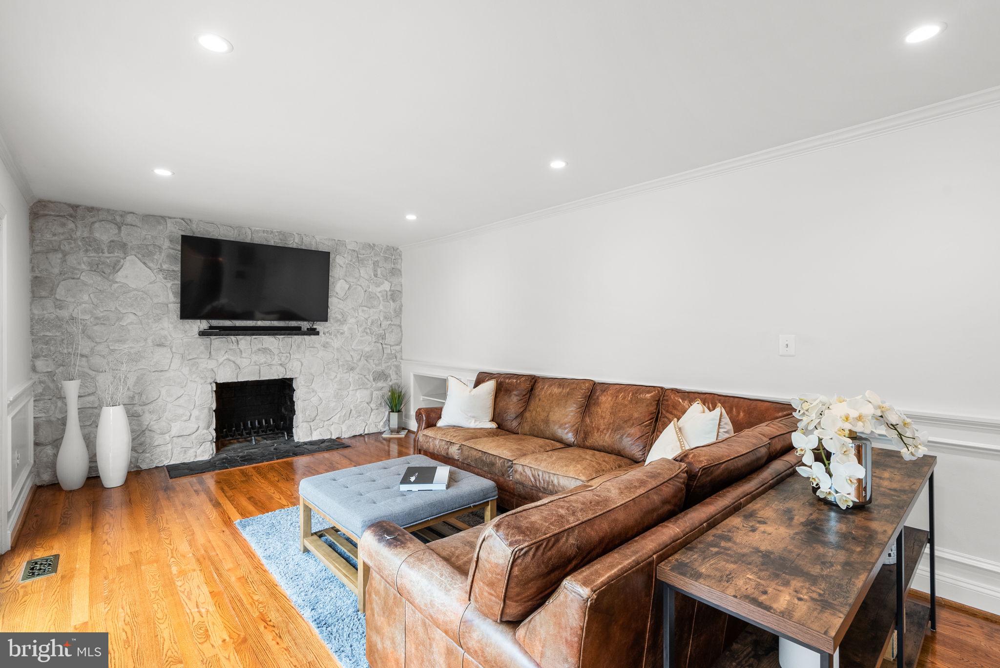 POTOMAC CHASE - Residential