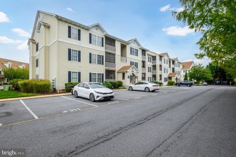 Condo For Sale - 4302 Sandpiper Drive<br/> REHOBOTH BEACH, DE 19971