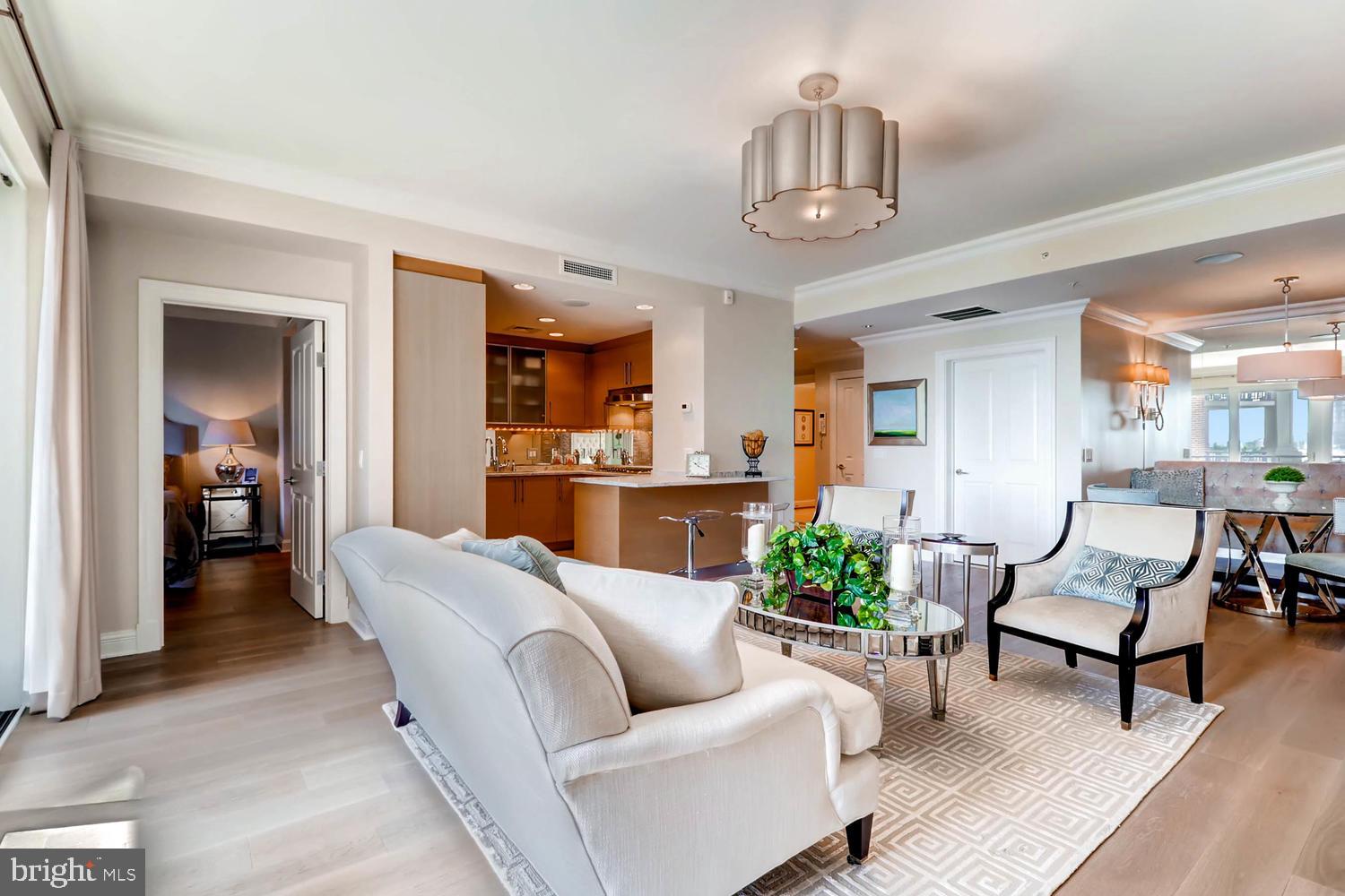 THE RITZ-CARLTON RESIDENCES - Residential Lease