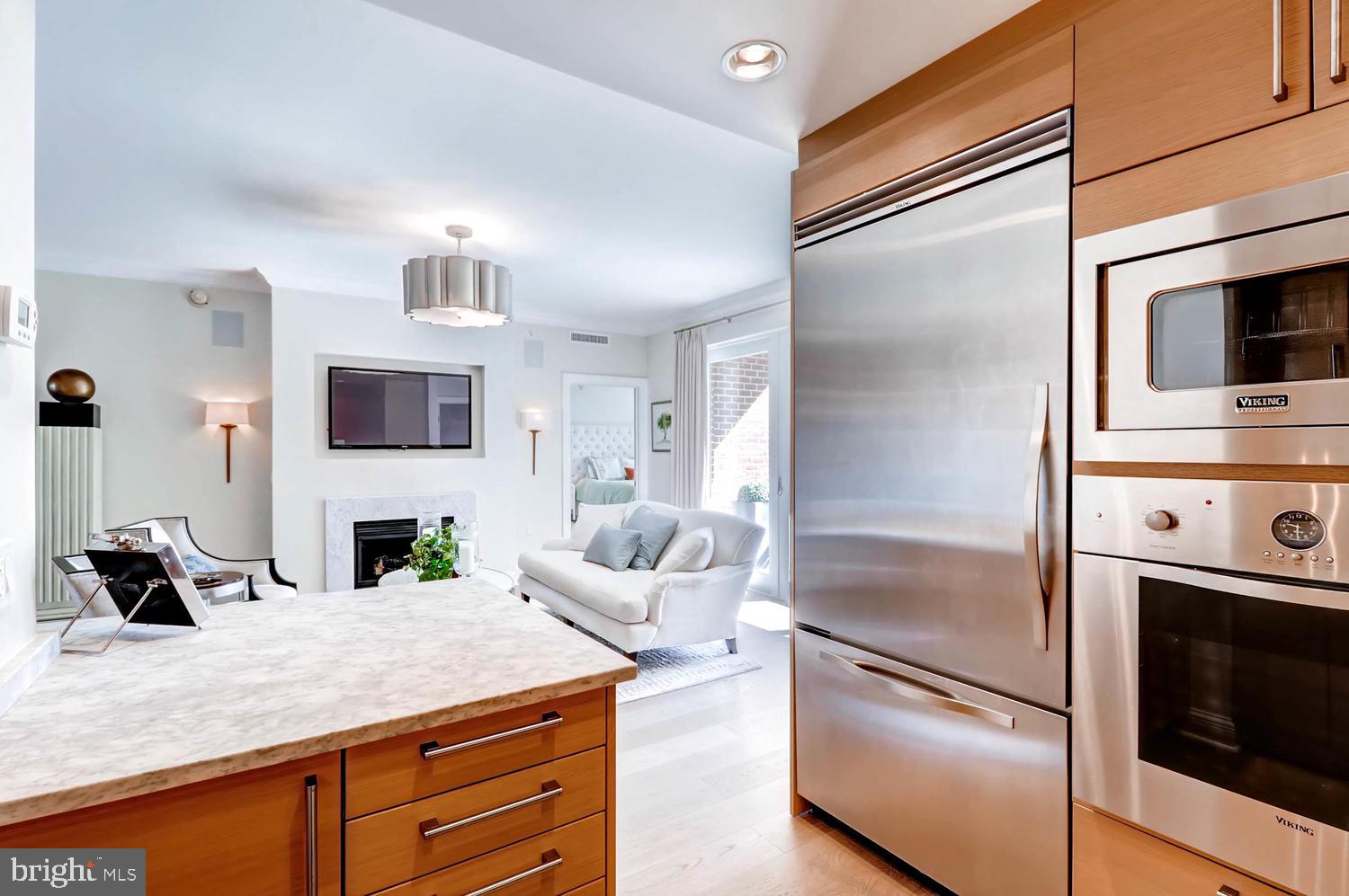 THE RITZ-CARLTON RESIDENCES - Residential Lease