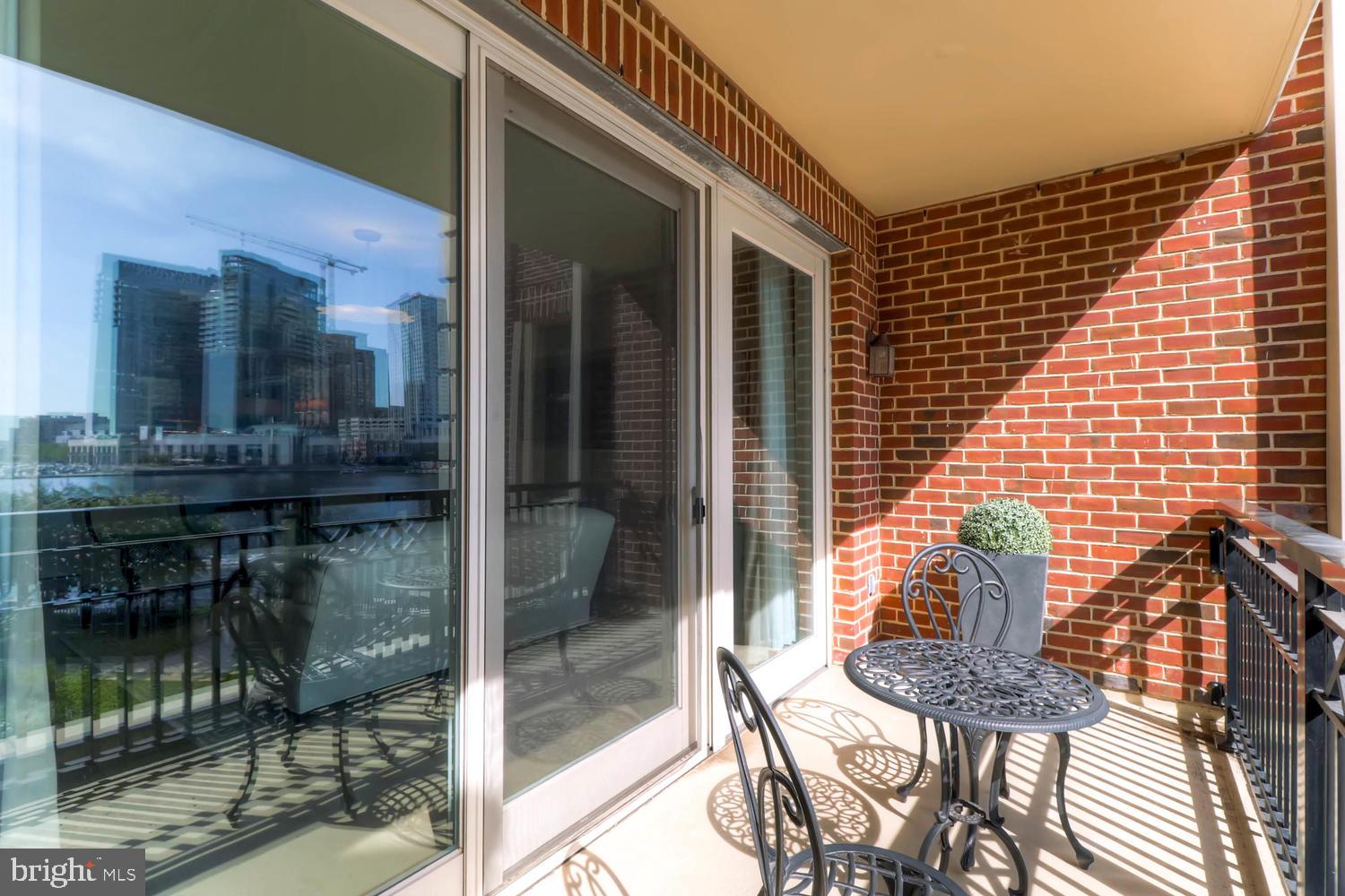 THE RITZ-CARLTON RESIDENCES - Residential Lease