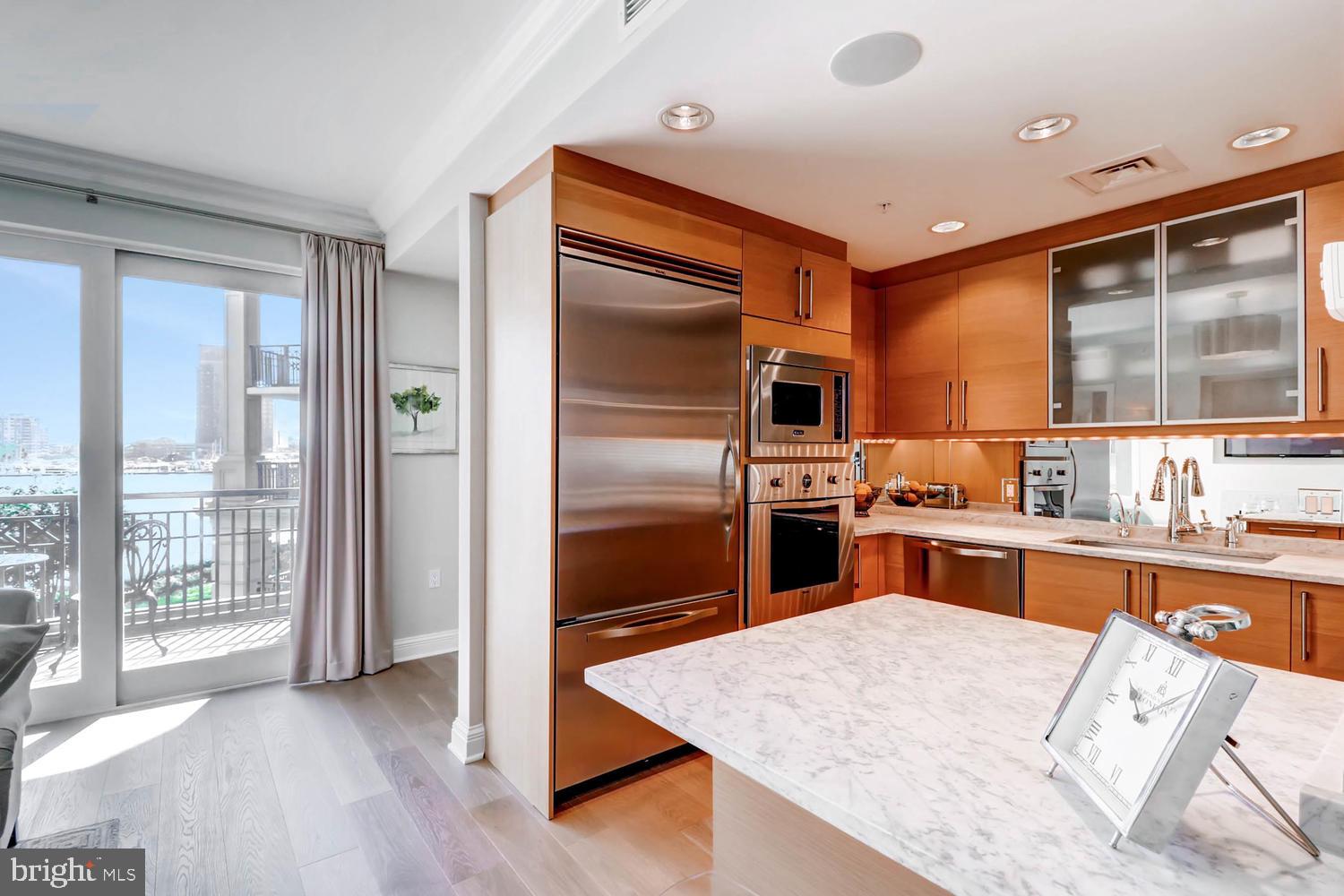 THE RITZ-CARLTON RESIDENCES - Residential Lease