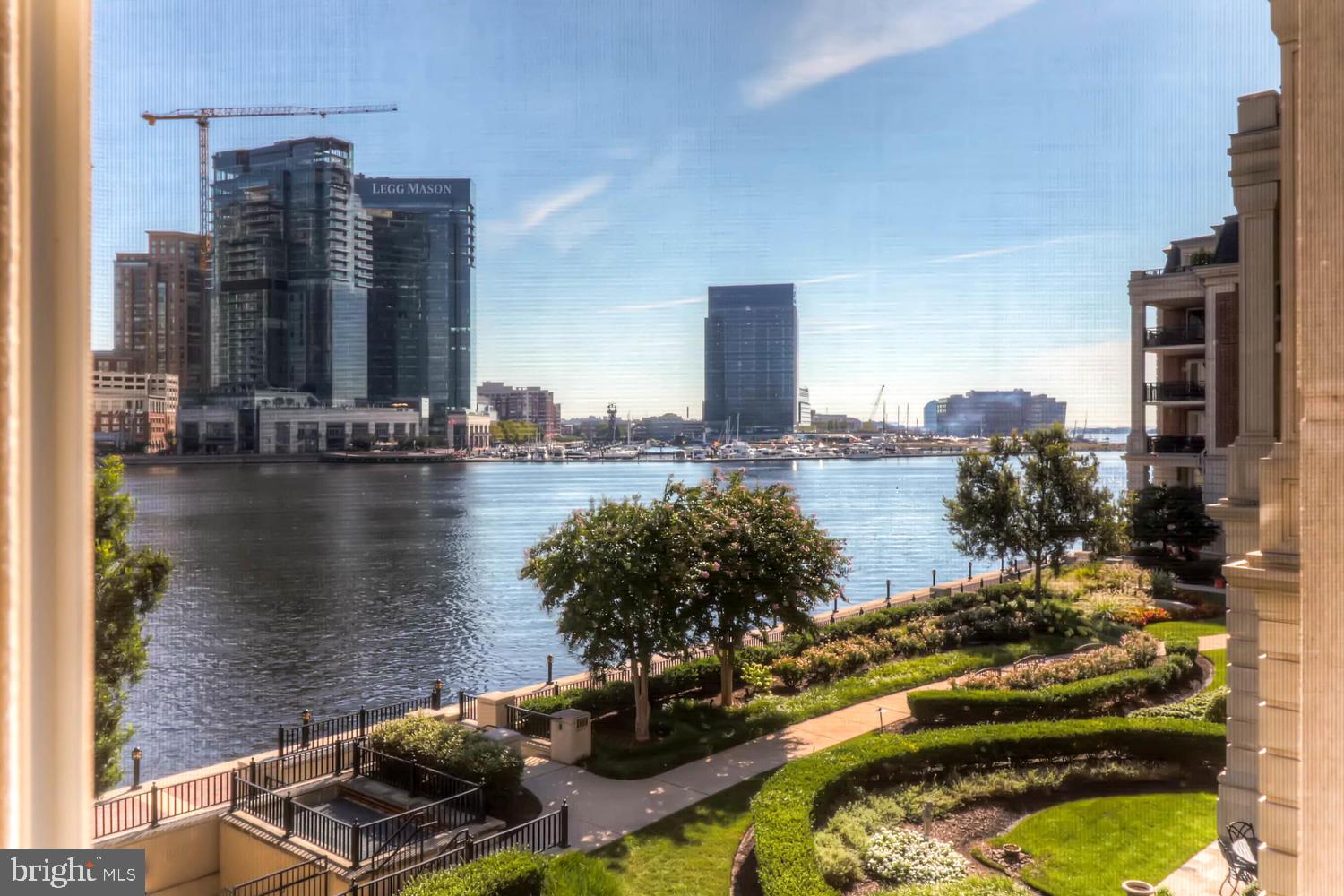 THE RITZ-CARLTON RESIDENCES - Residential Lease