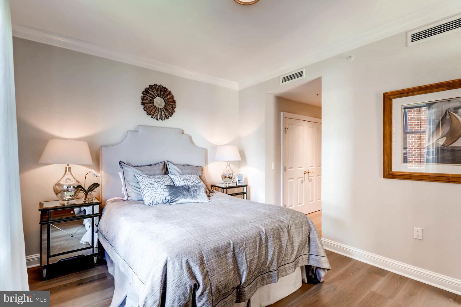 THE RITZ-CARLTON RESIDENCES - Residential Lease