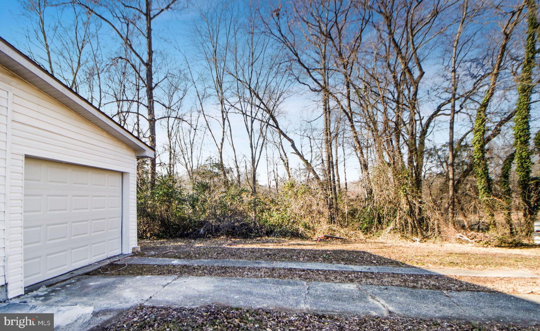 SOUTH HAMPTON VILLAGE SU - Residential