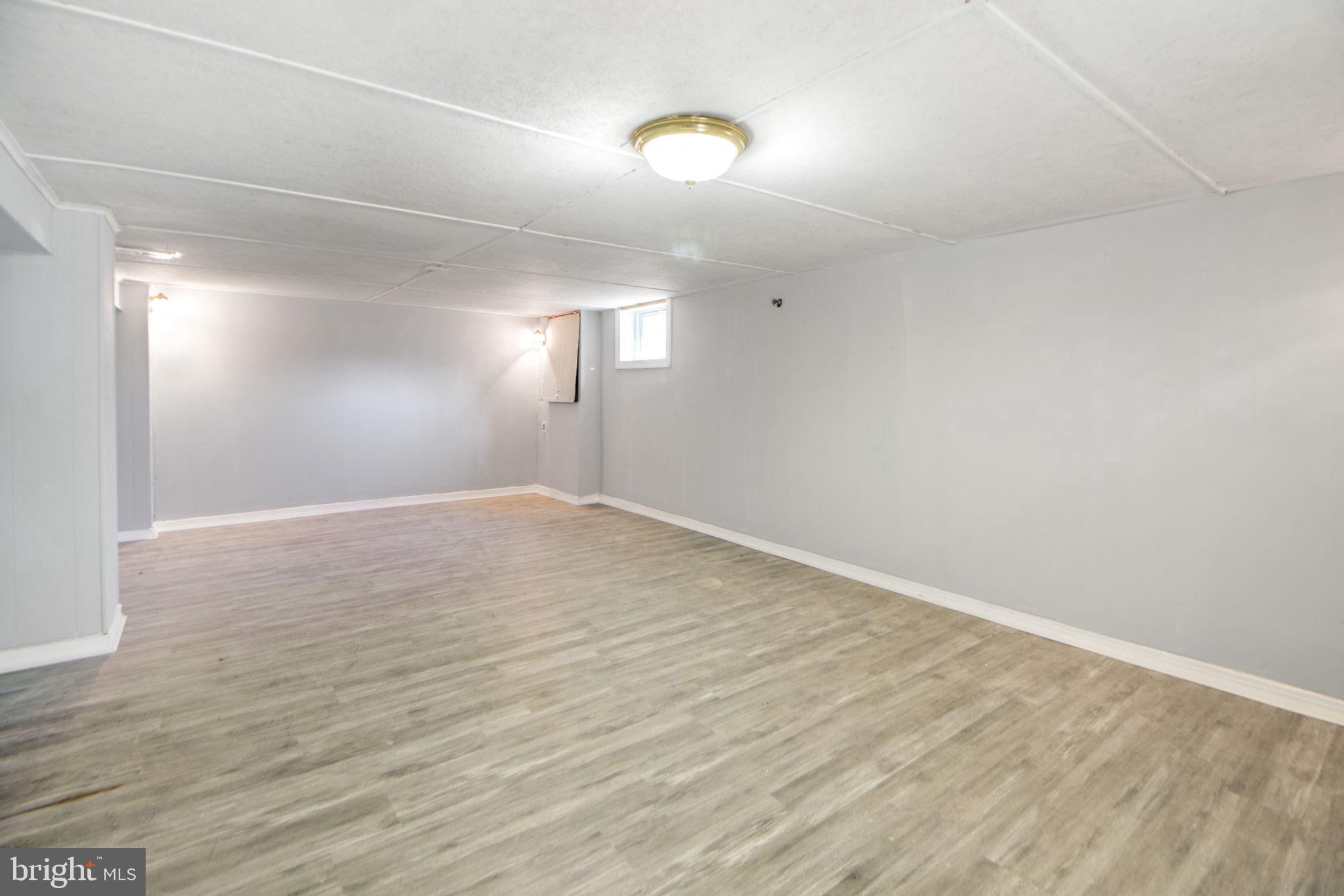 SOUTH HAMPTON VILLAGE SU - Residential