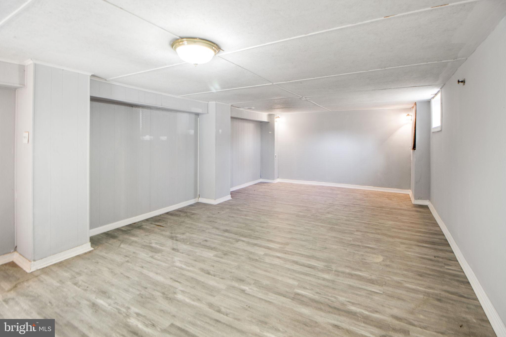 SOUTH HAMPTON VILLAGE SU - Residential