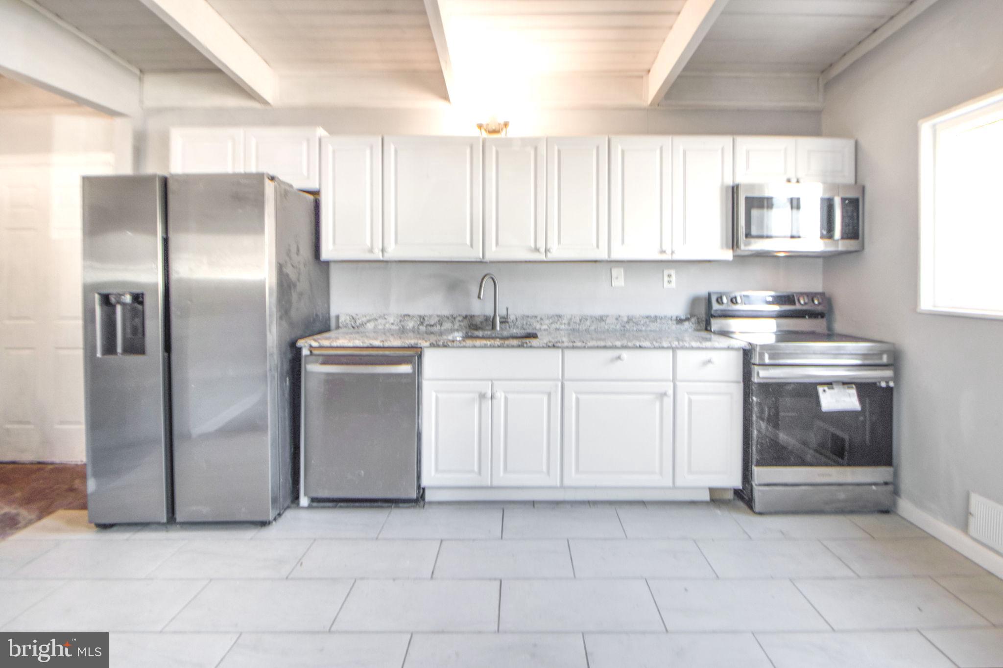 SOUTH HAMPTON VILLAGE SU - Residential