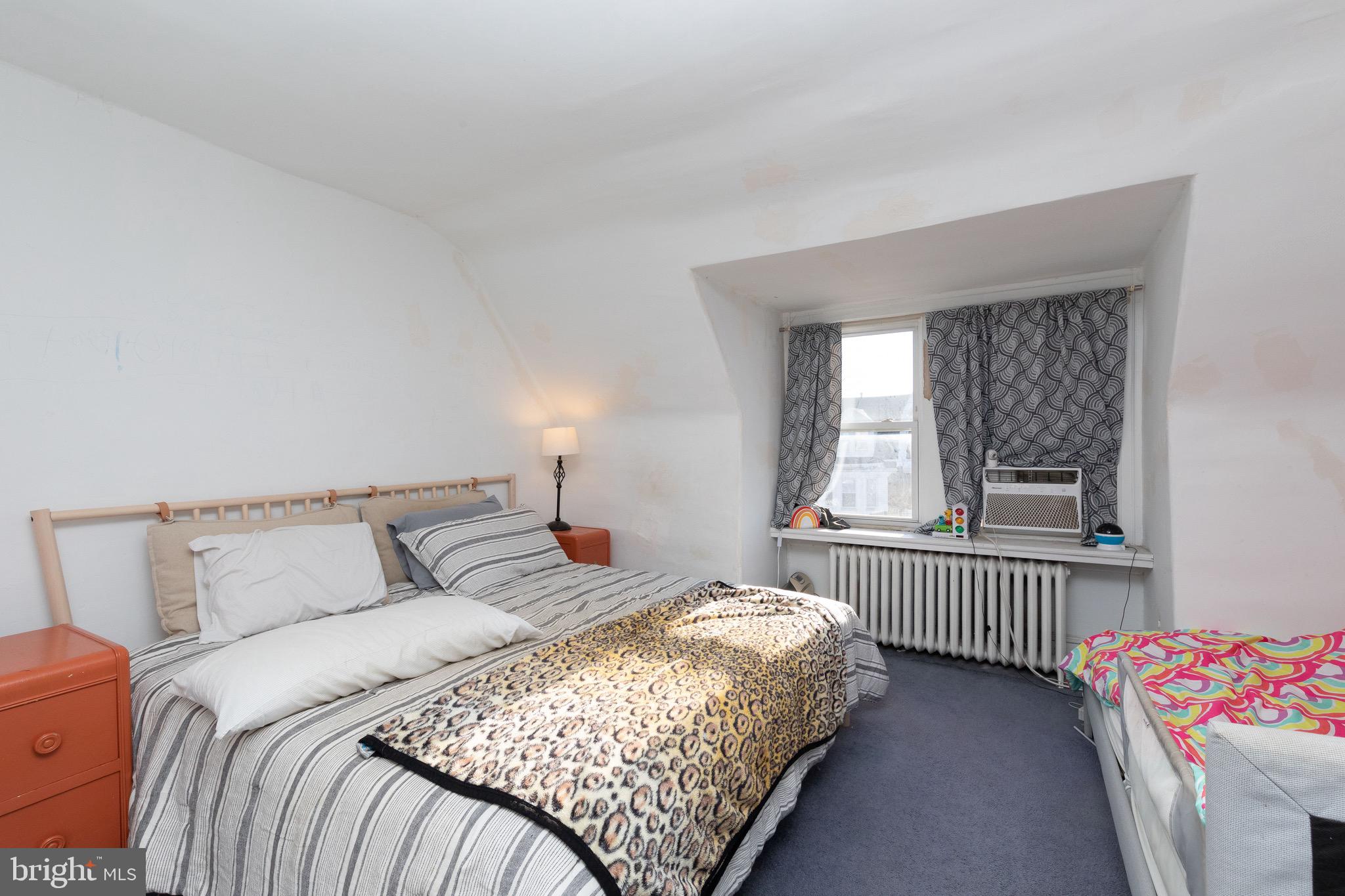 ROXBOROUGH - Residential