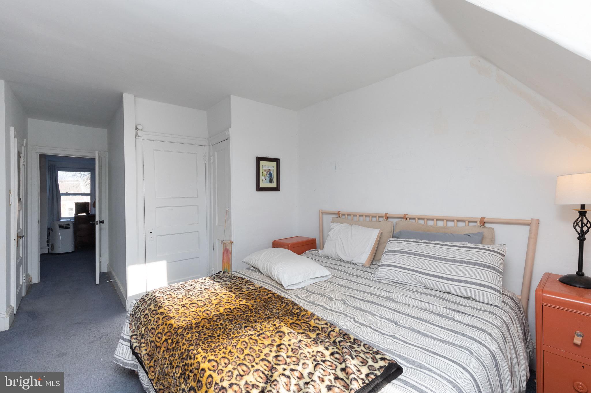 ROXBOROUGH - Residential