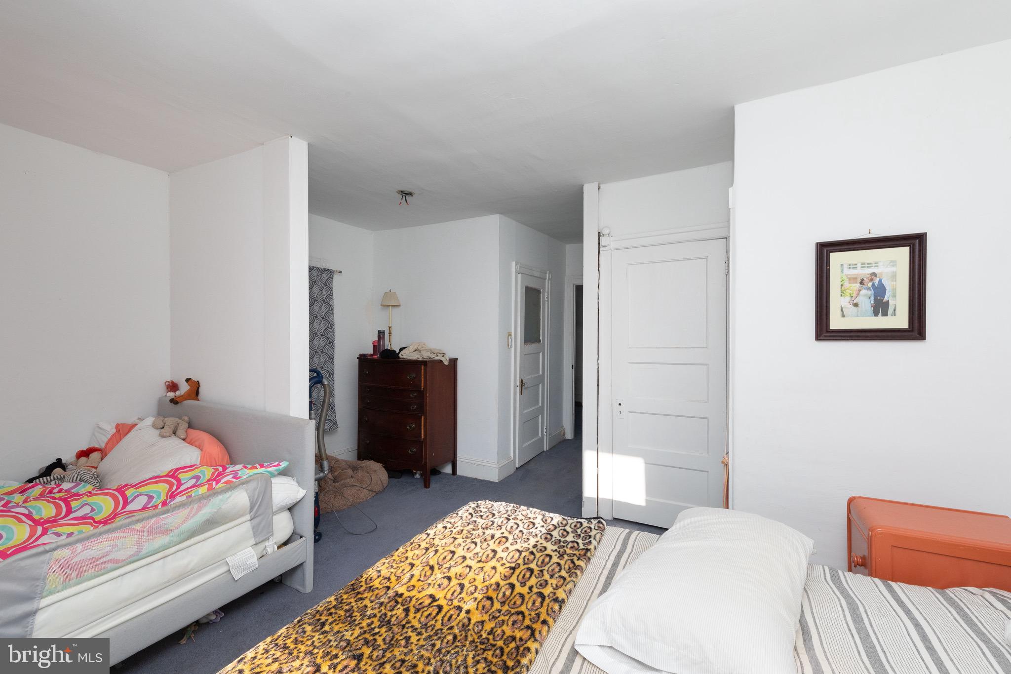 ROXBOROUGH - Residential