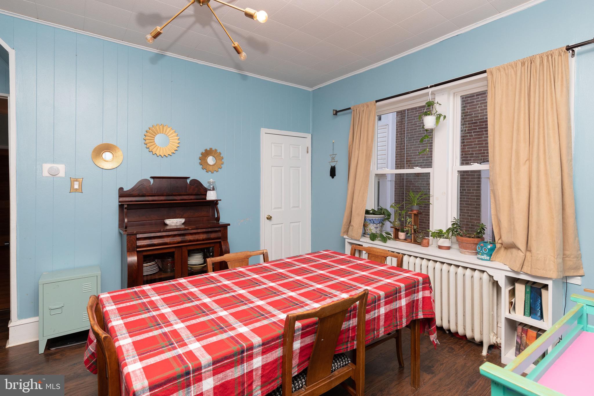 ROXBOROUGH - Residential