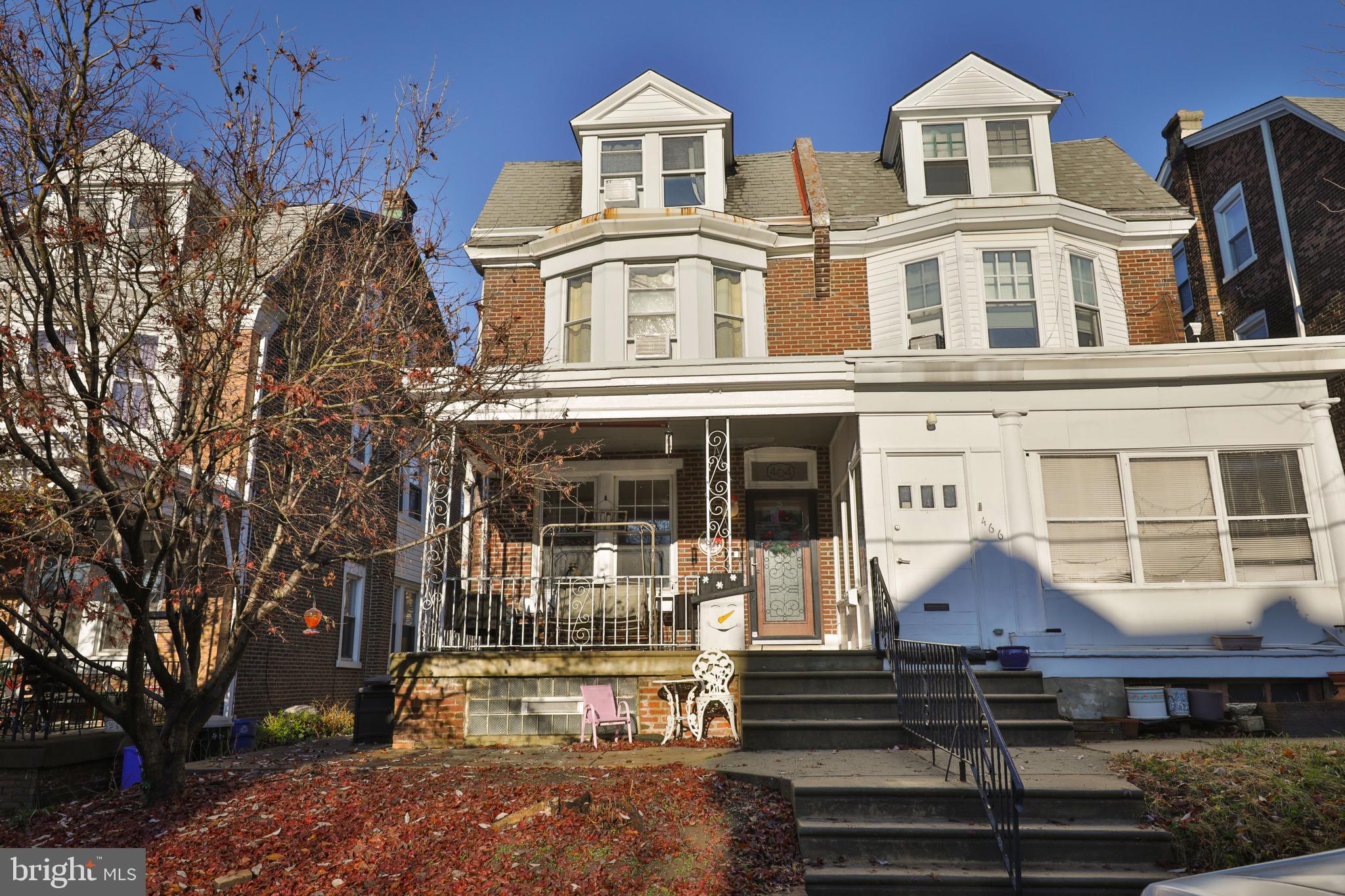 ROXBOROUGH - Residential