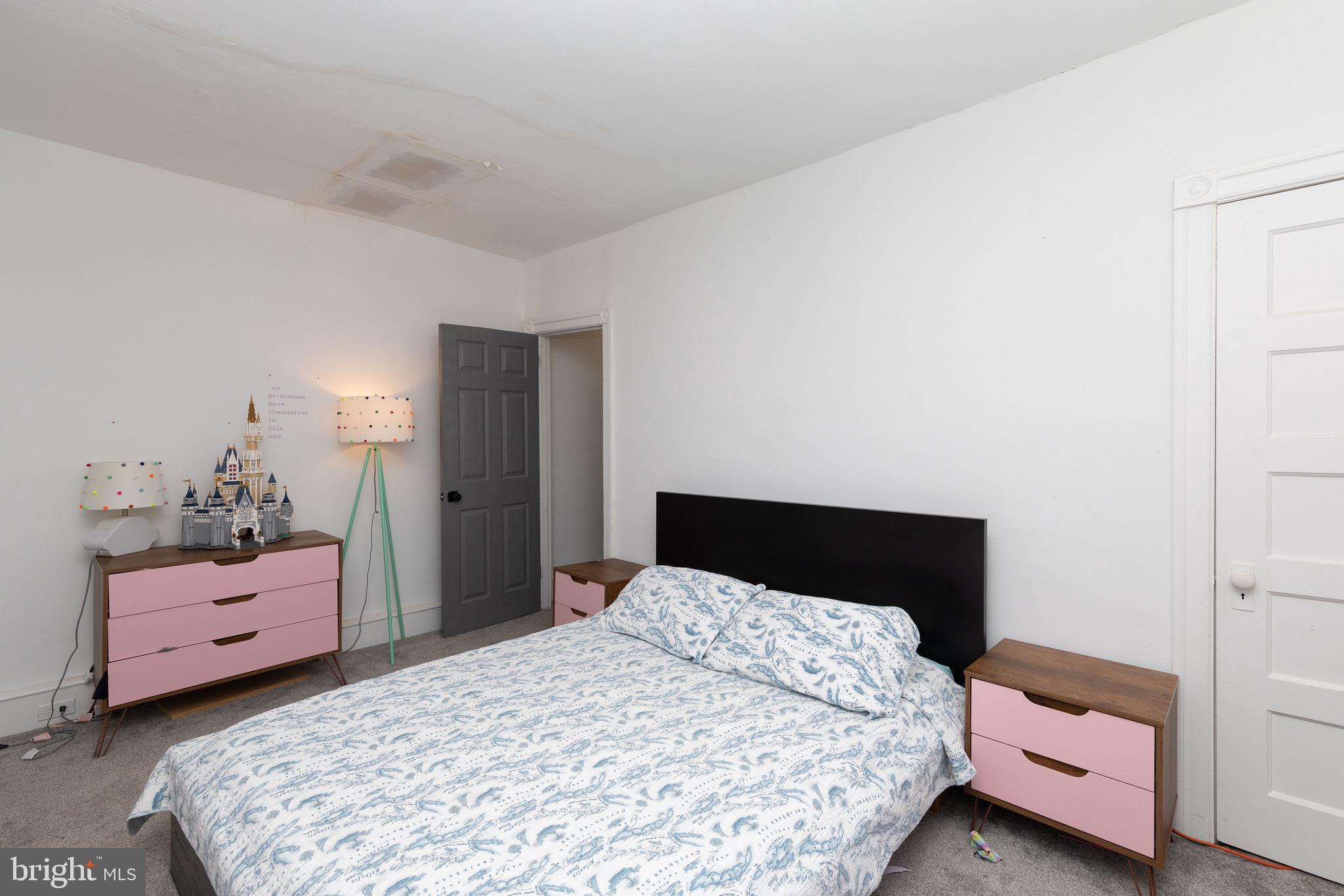 ROXBOROUGH - Residential