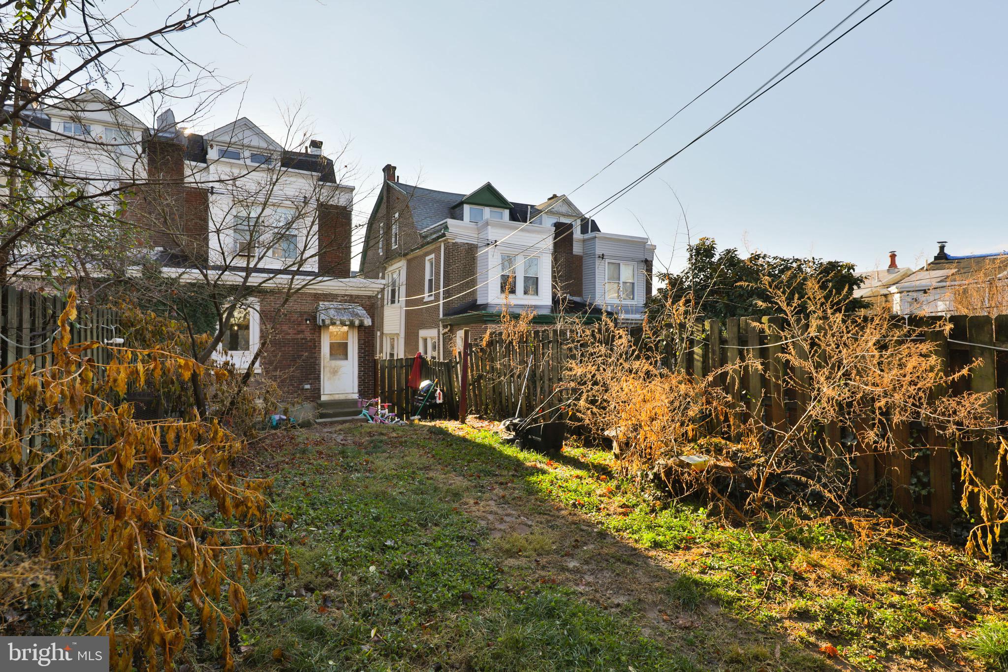 ROXBOROUGH - Residential