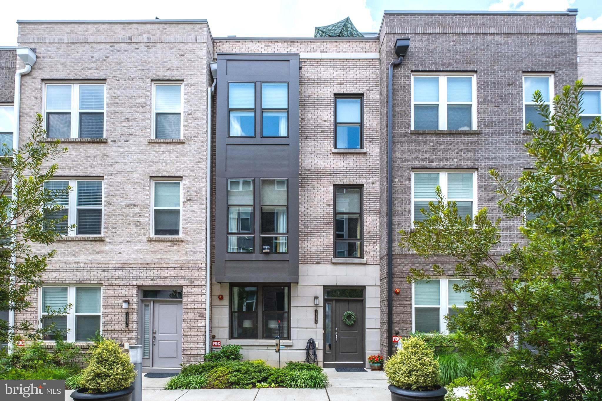 METROPARK AT ARROWBROOK - Residential