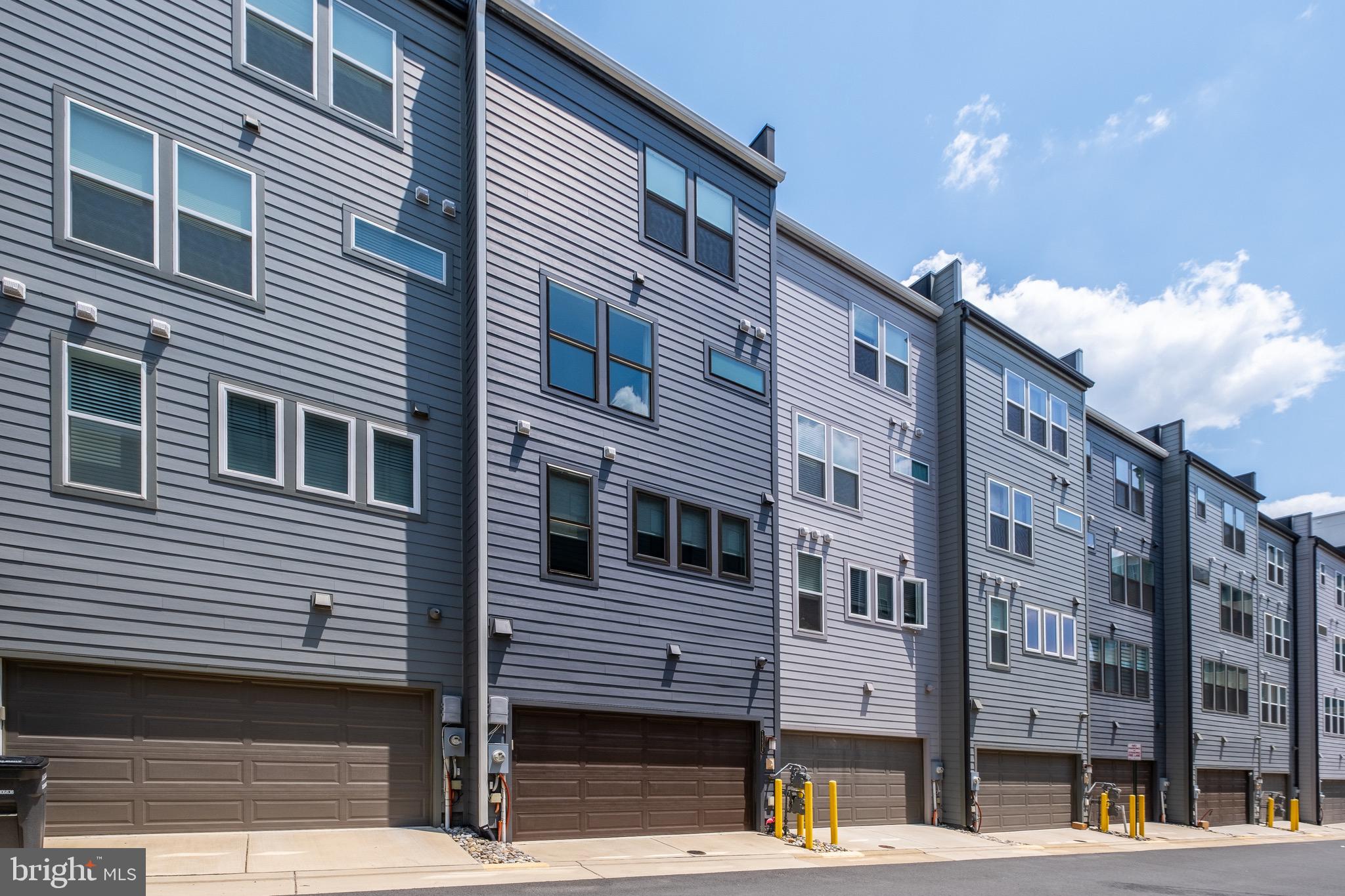 METROPARK AT ARROWBROOK - Residential