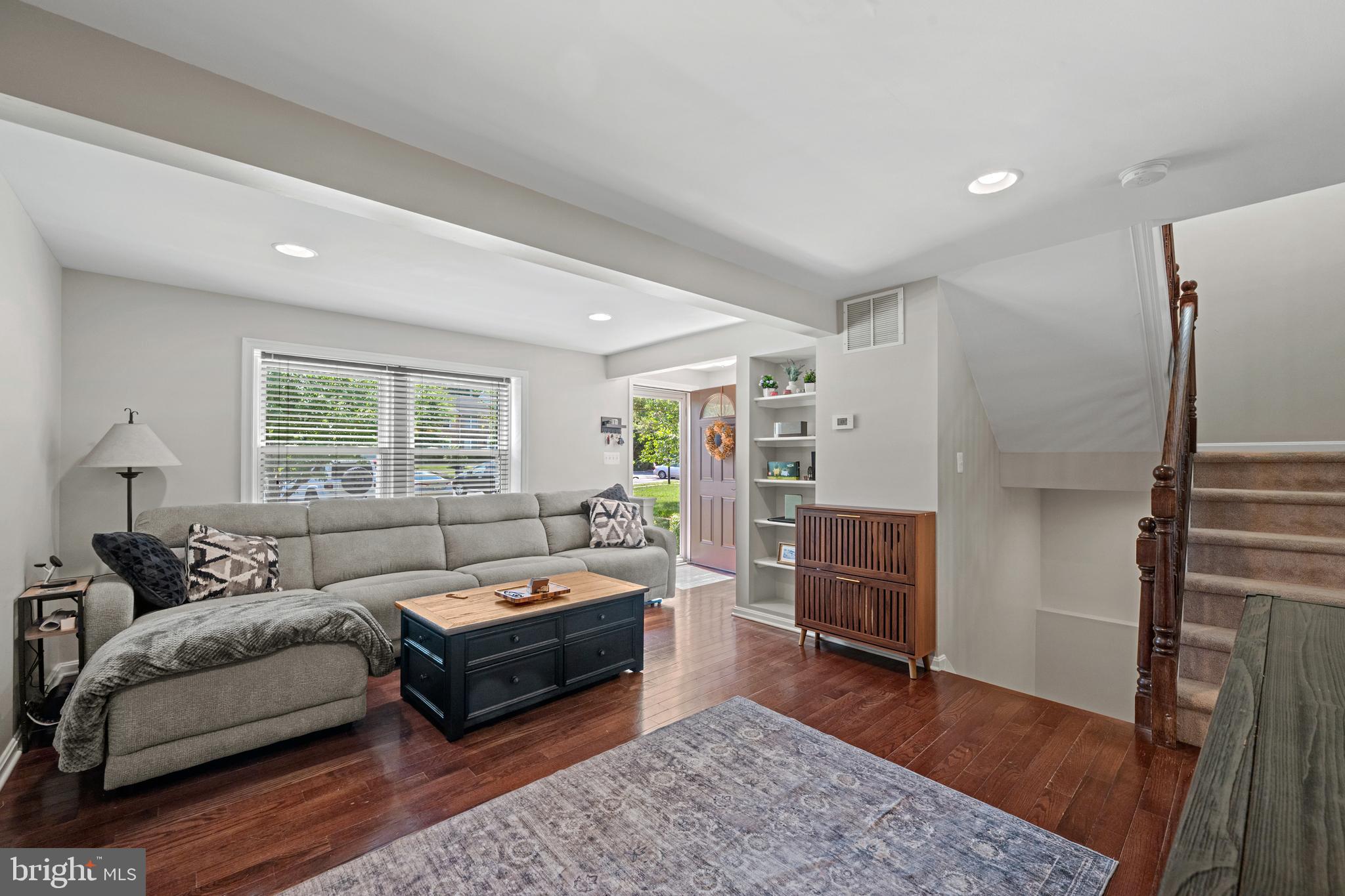 8189 MOUNTAIN ESTATE COURT