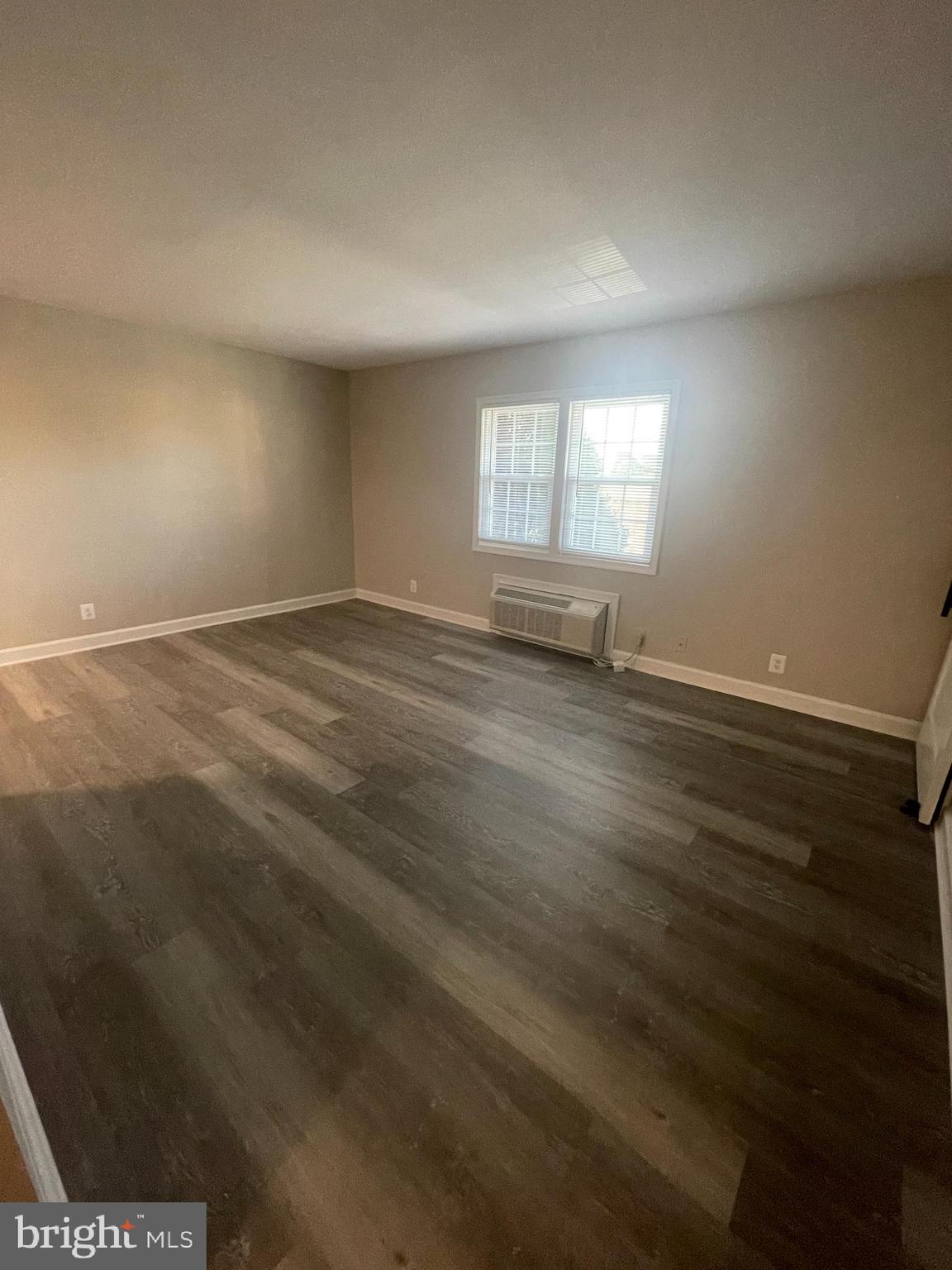 PEMBROOKE - Residential Lease