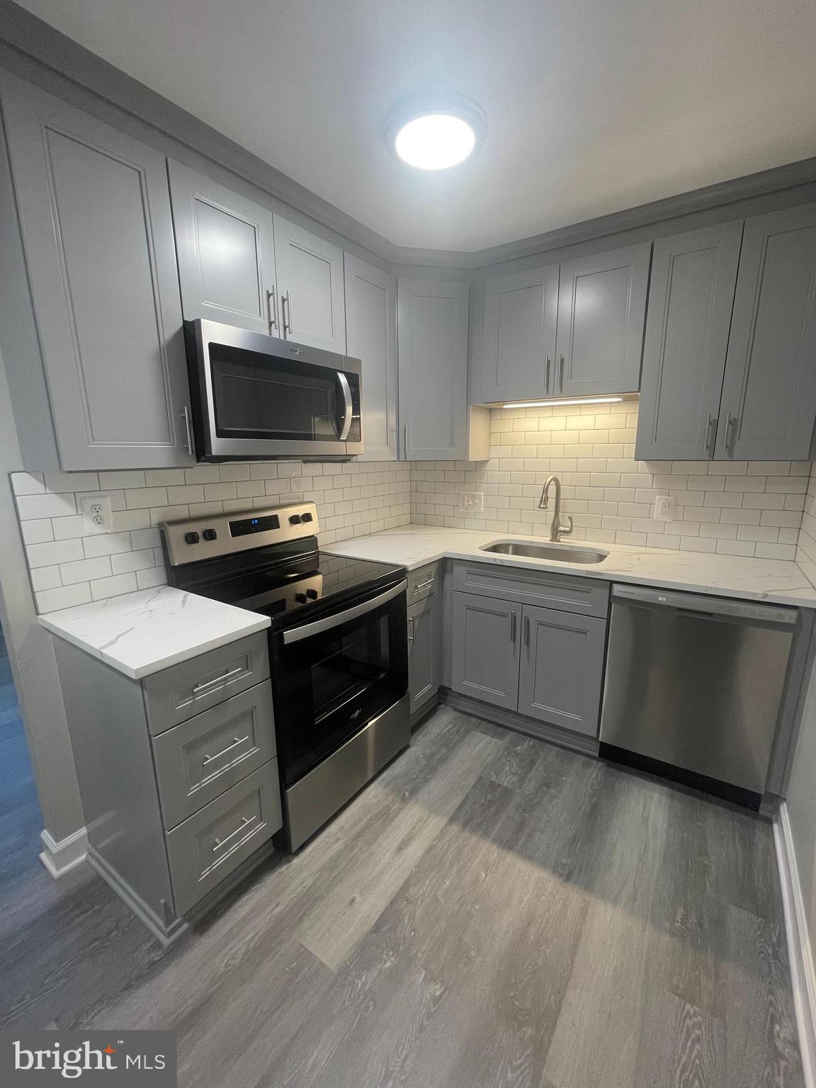 PEMBROOKE - Residential Lease