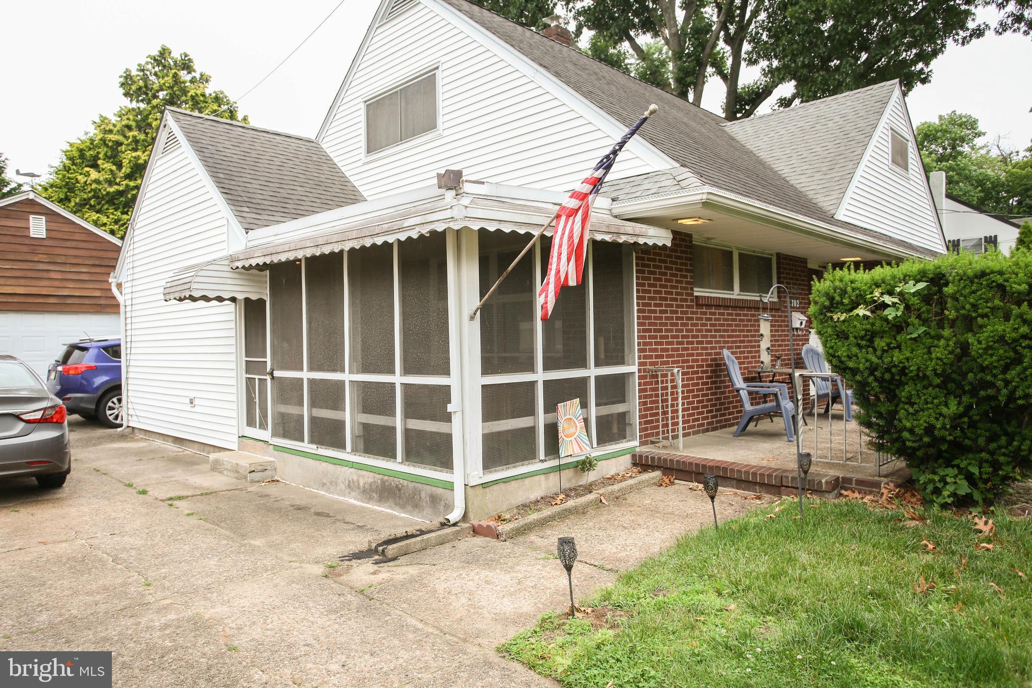 702 CEDAR STREET