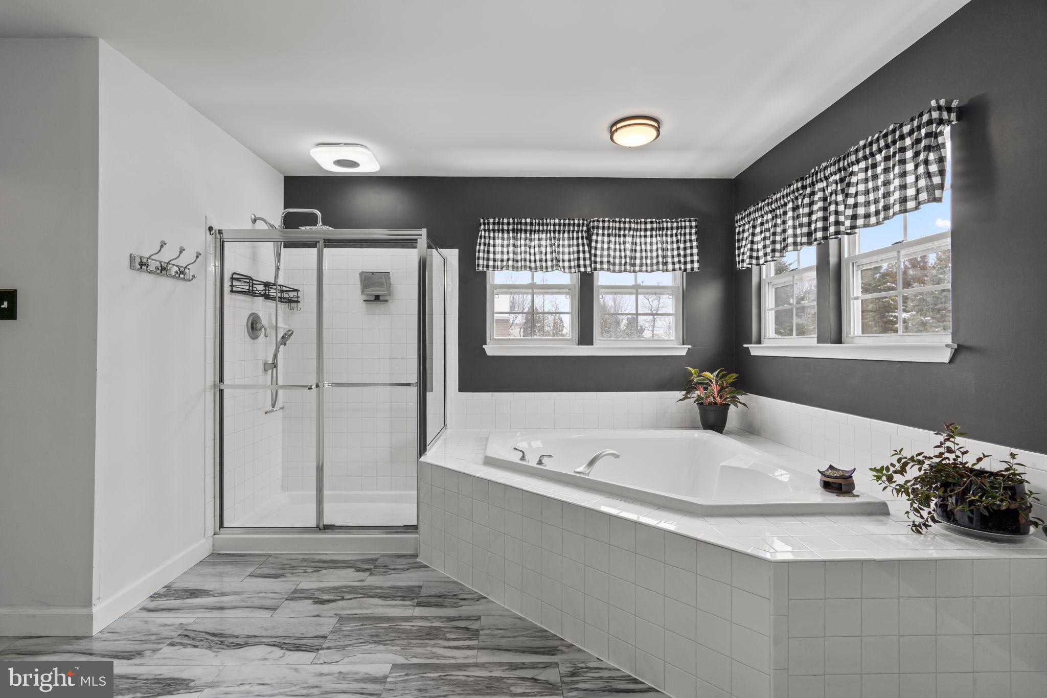 GLYNCHESTER FARM - Residential