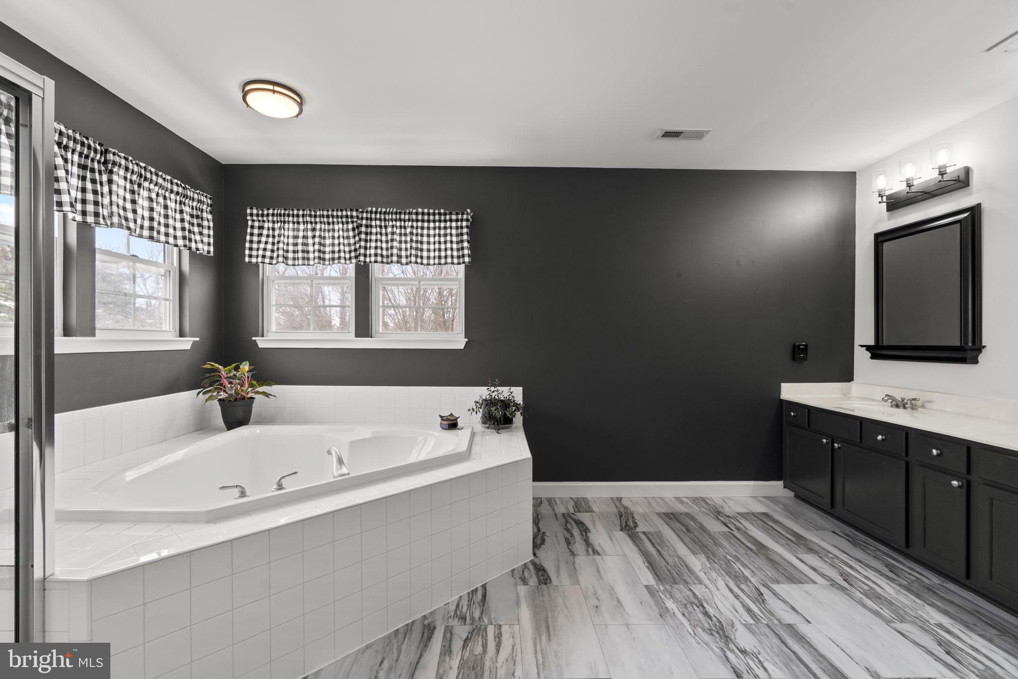 GLYNCHESTER FARM - Residential