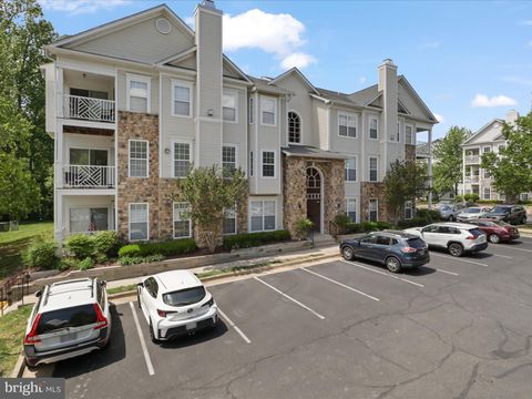 Property photo of 5982 Founders Hill Court 201, Alexandria, VA 22310