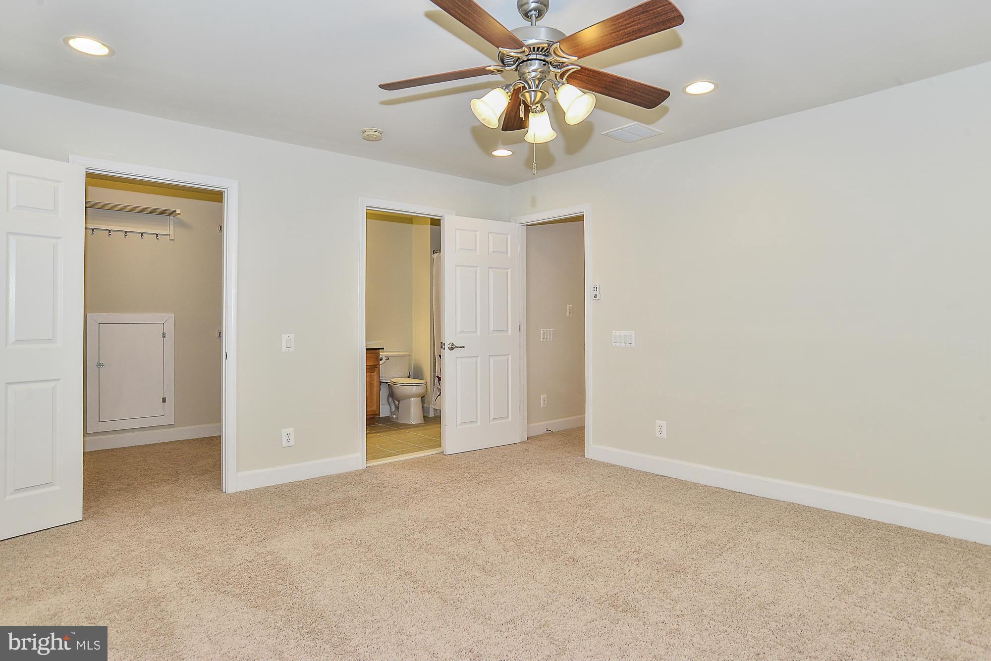 SPRING HILL - Residential Lease