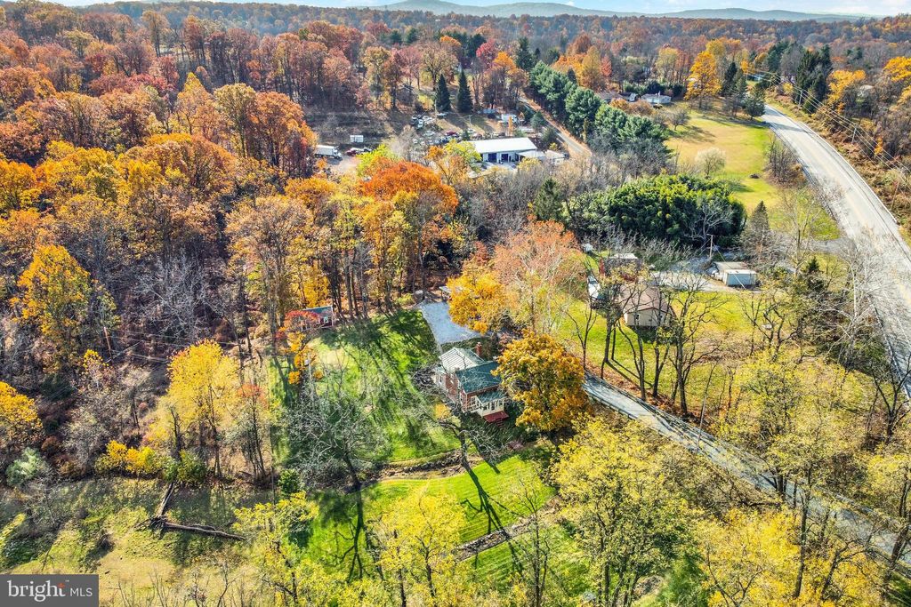 Photo of 950 Rosstown Road, LEWISBERRY, PA 17339 (MLS # PAYK2094450)