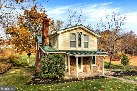 950 ROSSTOWN ROAD LEWISBERRY PA 17339