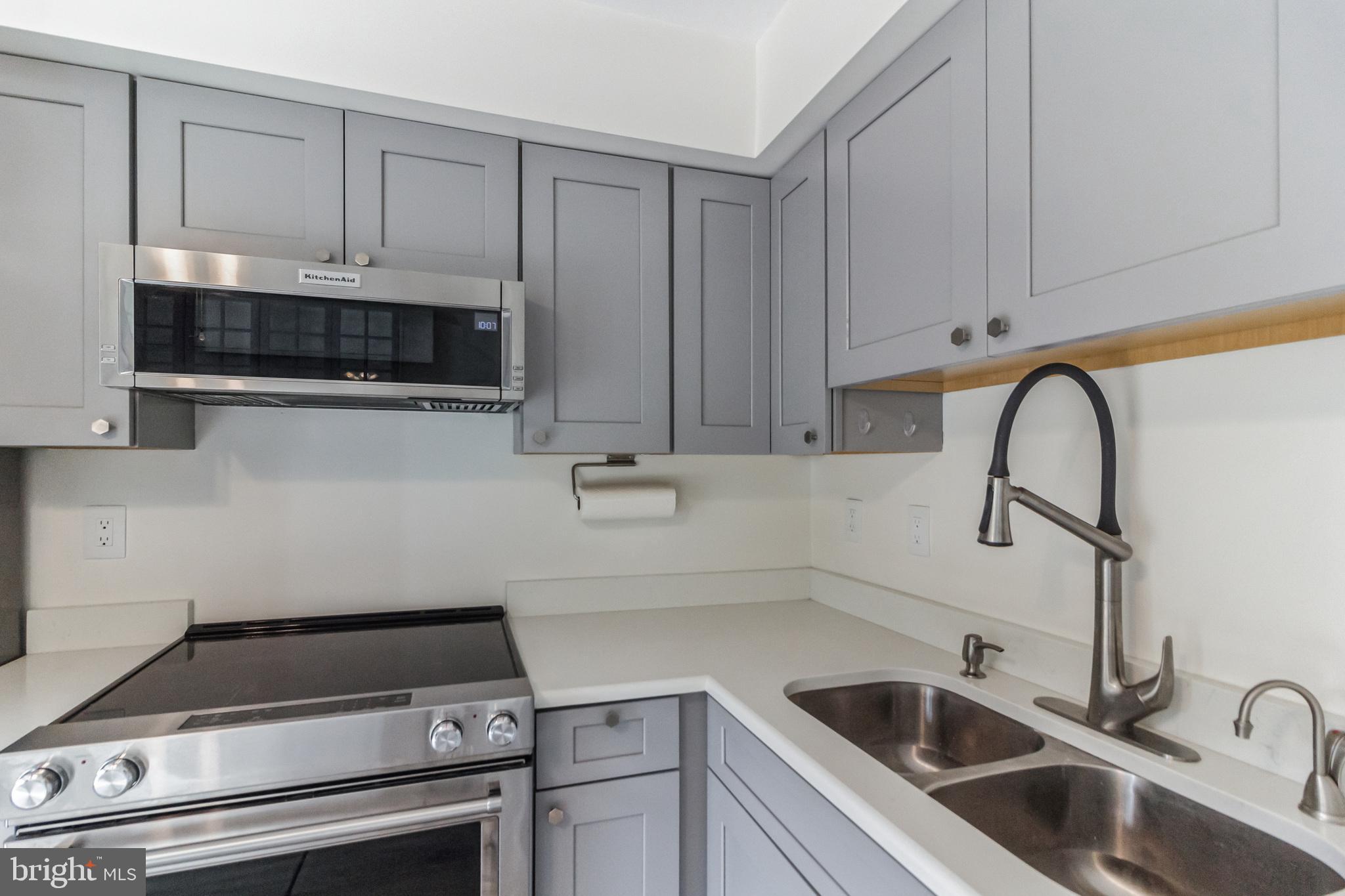 LAUREL WOODS - Residential Lease