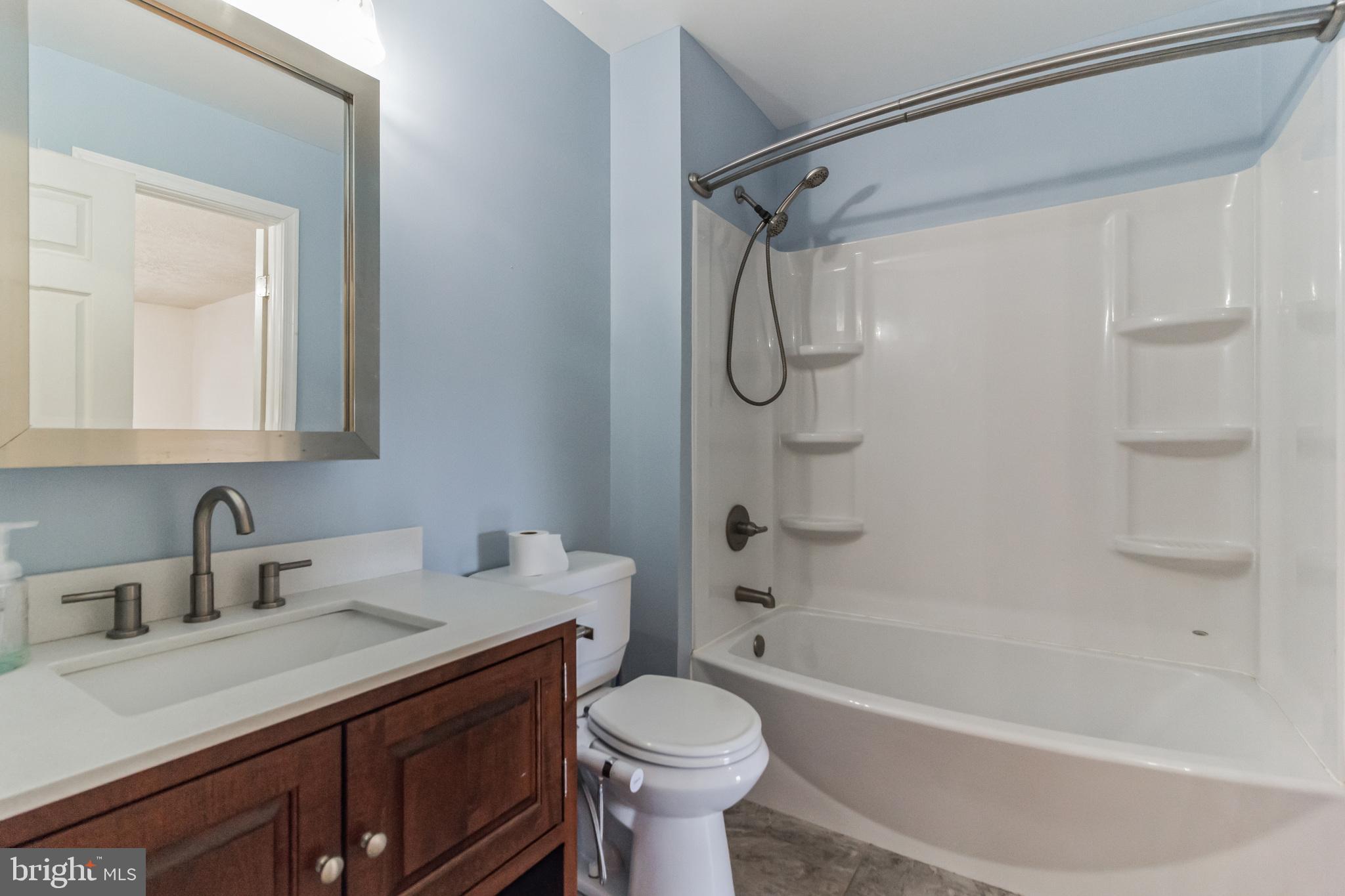 LAUREL WOODS - Residential Lease