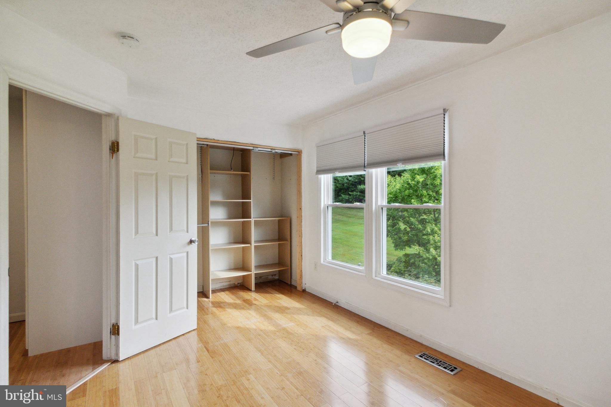 LAUREL WOODS - Residential Lease