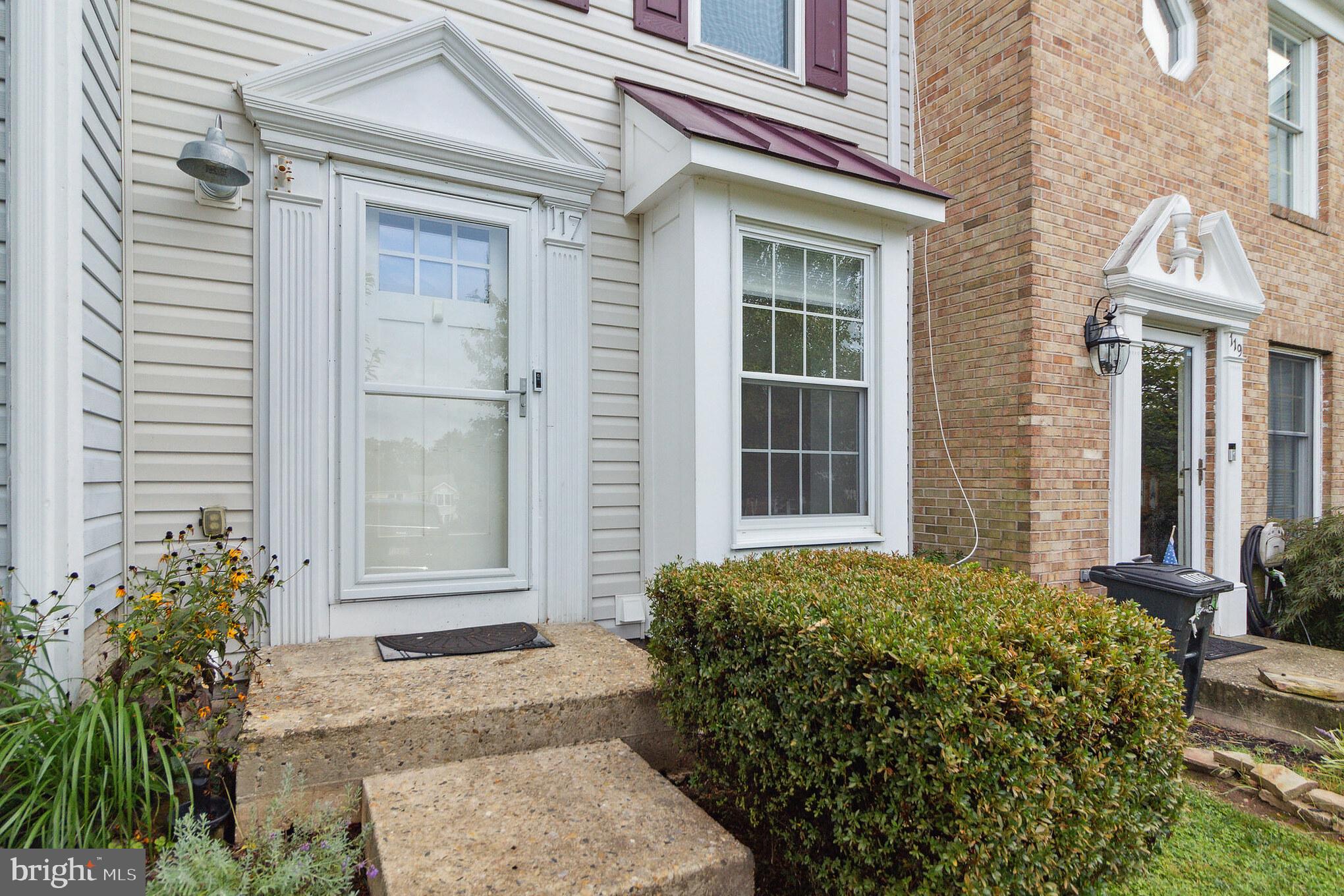 LAUREL WOODS - Residential Lease