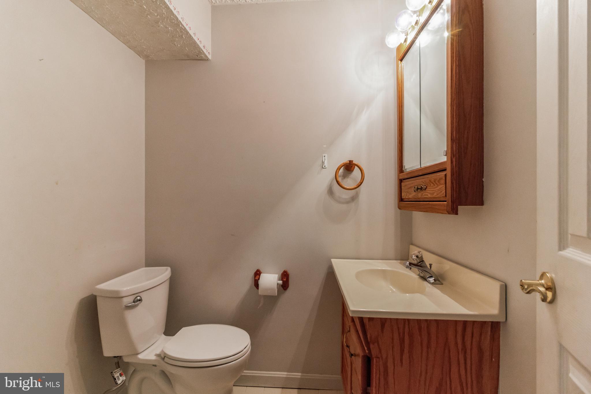 LAUREL WOODS - Residential Lease