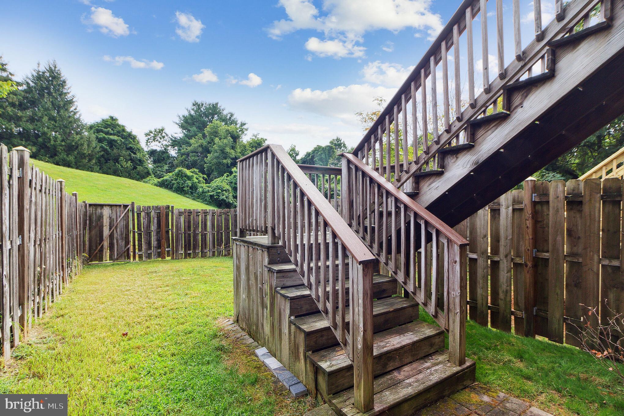 LAUREL WOODS - Residential Lease