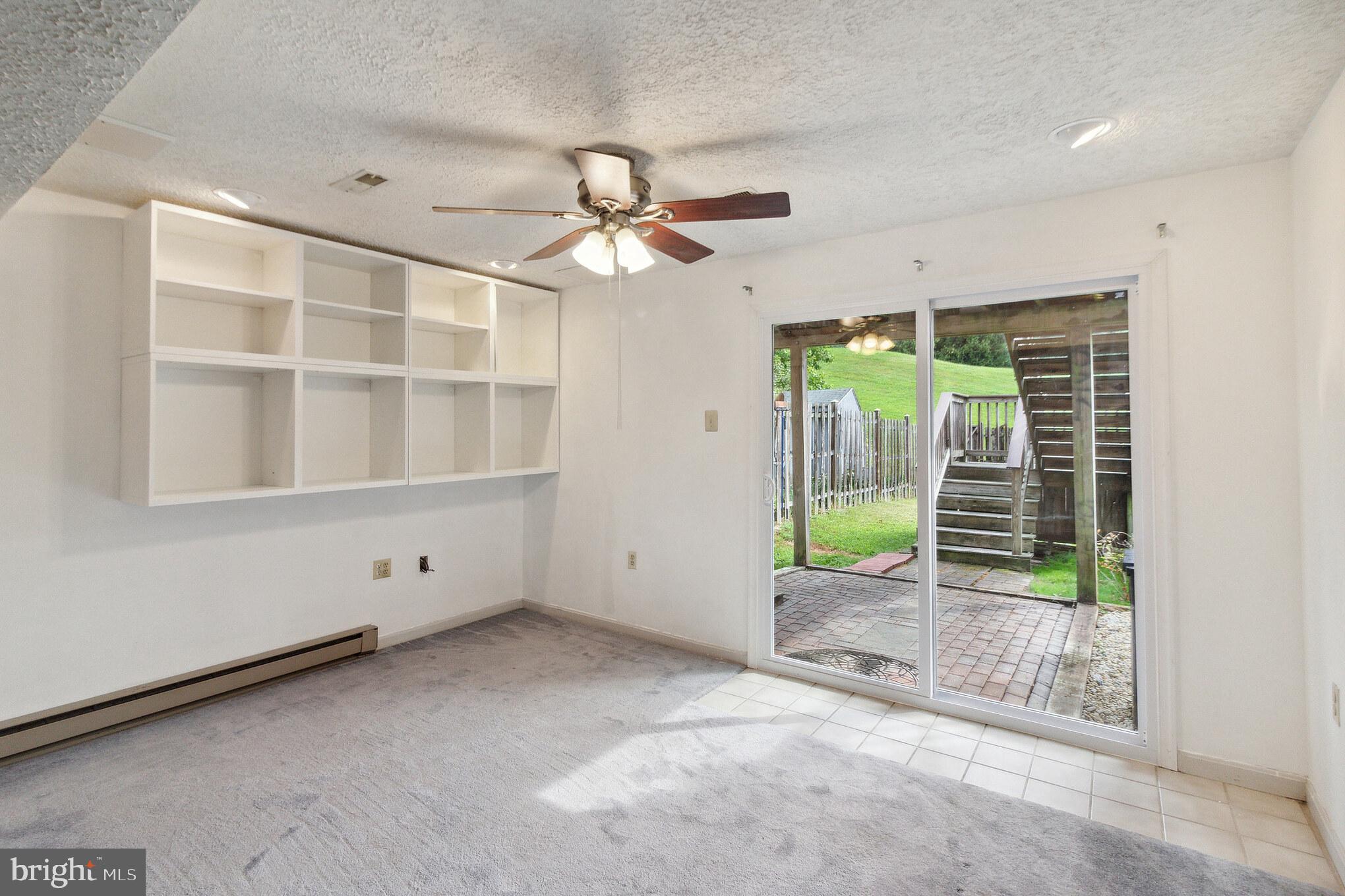 LAUREL WOODS - Residential Lease