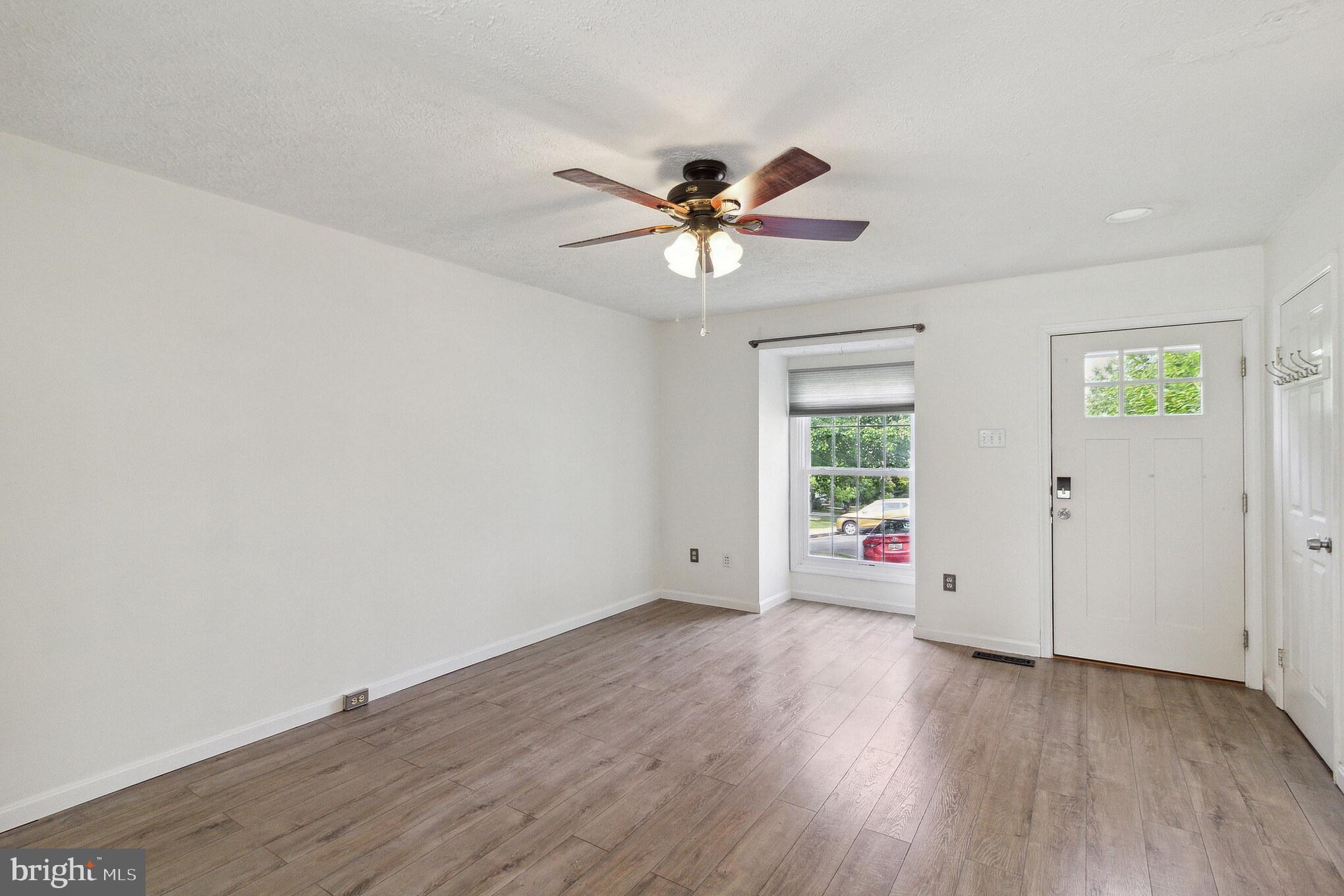 LAUREL WOODS - Residential Lease