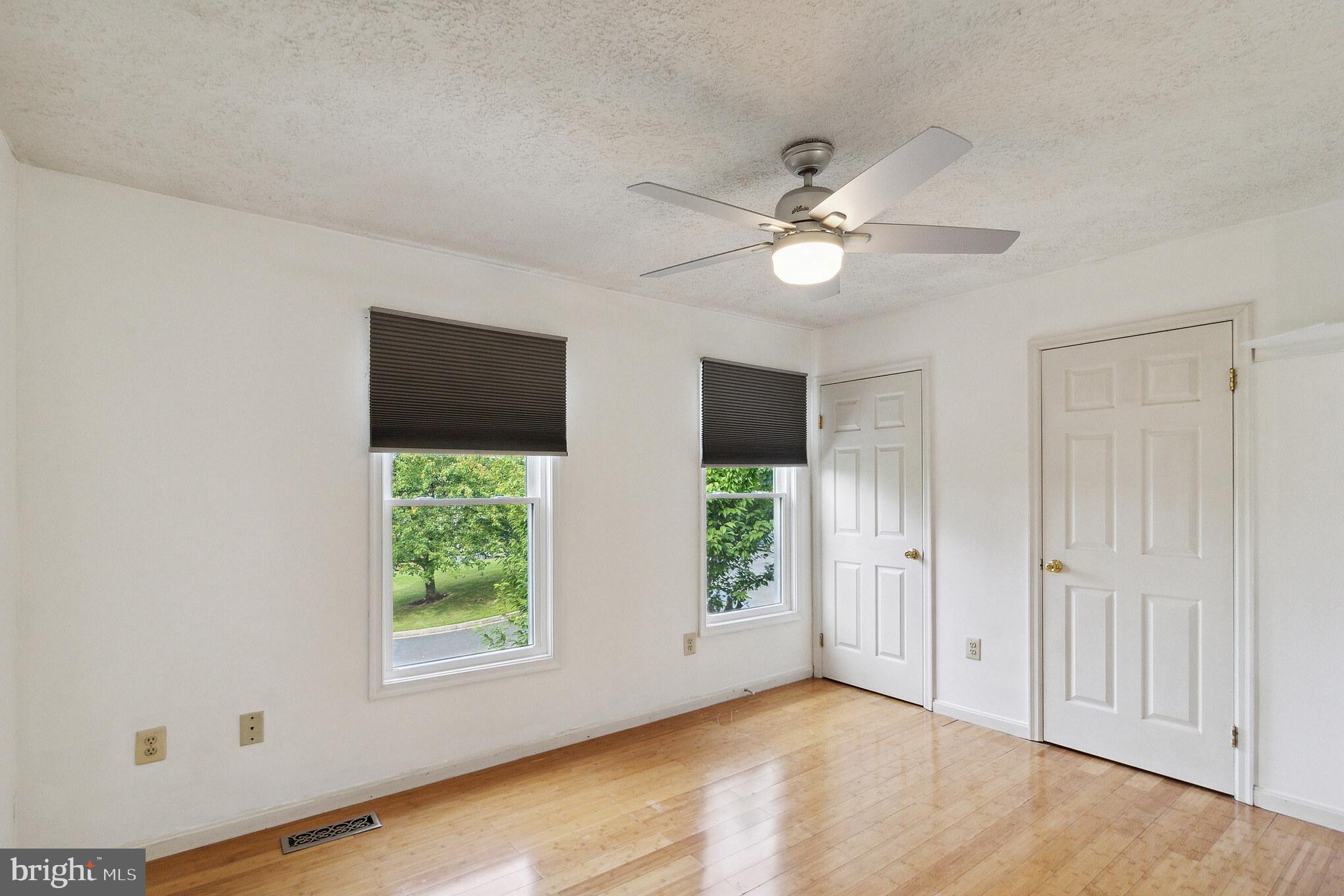 LAUREL WOODS - Residential Lease