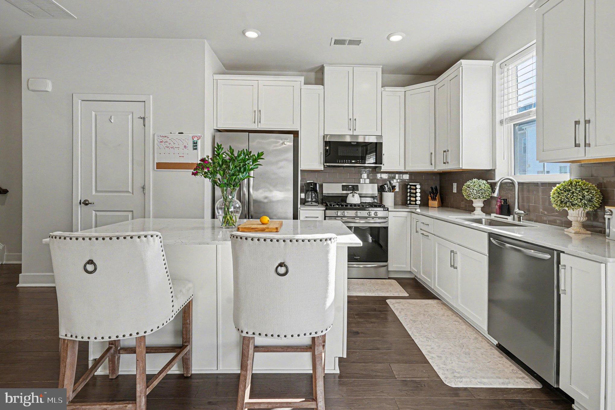 STEELPOINTE - Residential