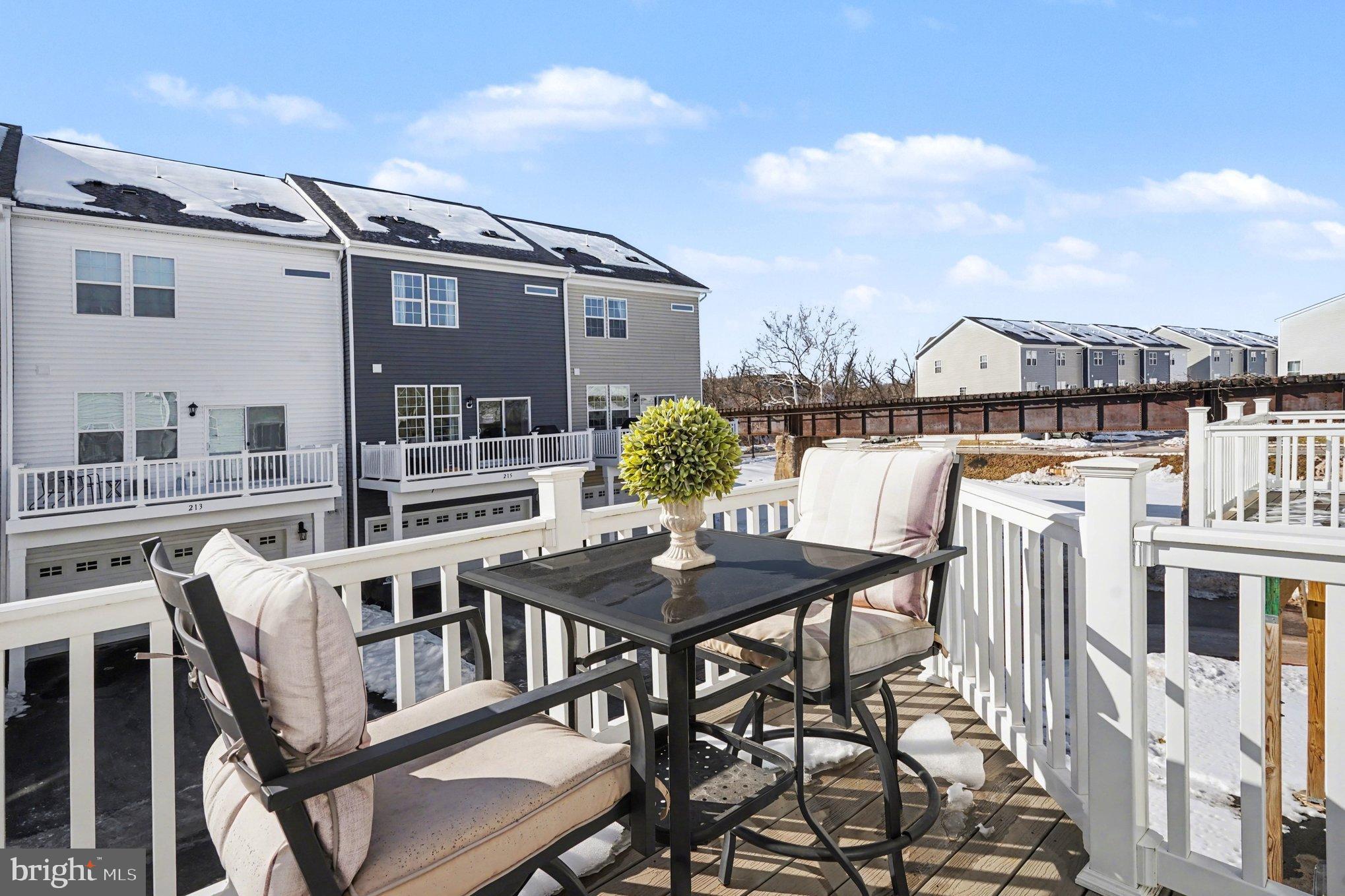 STEELPOINTE - Residential