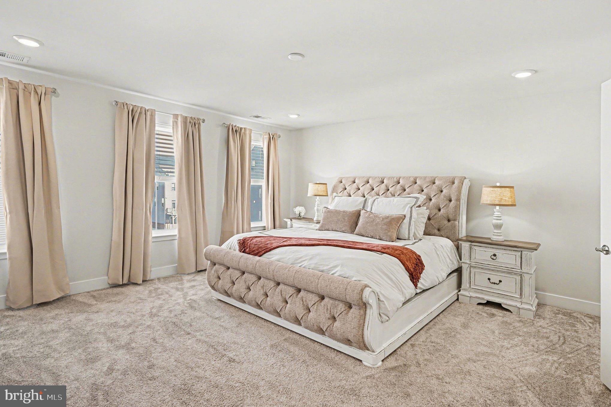 STEELPOINTE - Residential