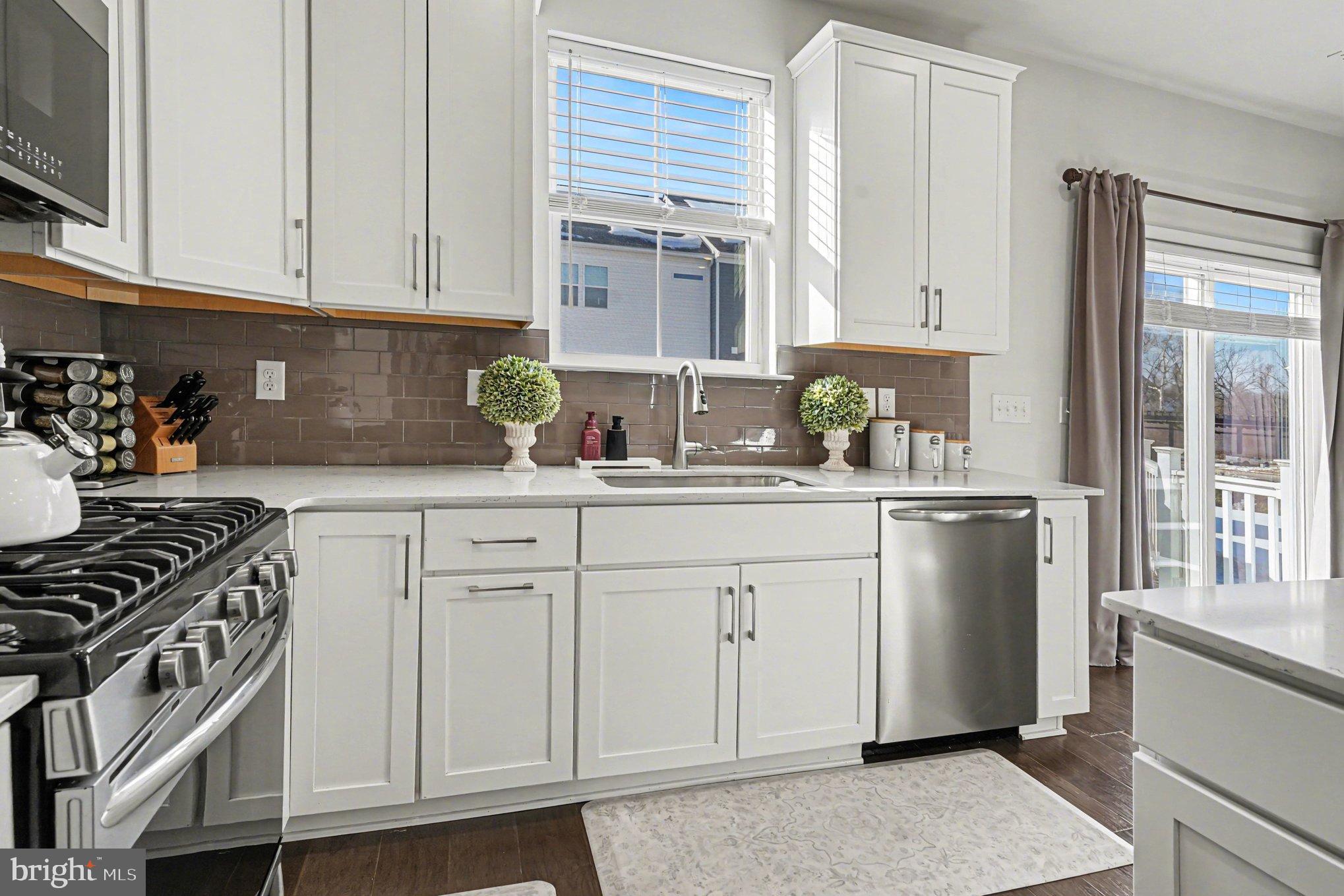 STEELPOINTE - Residential