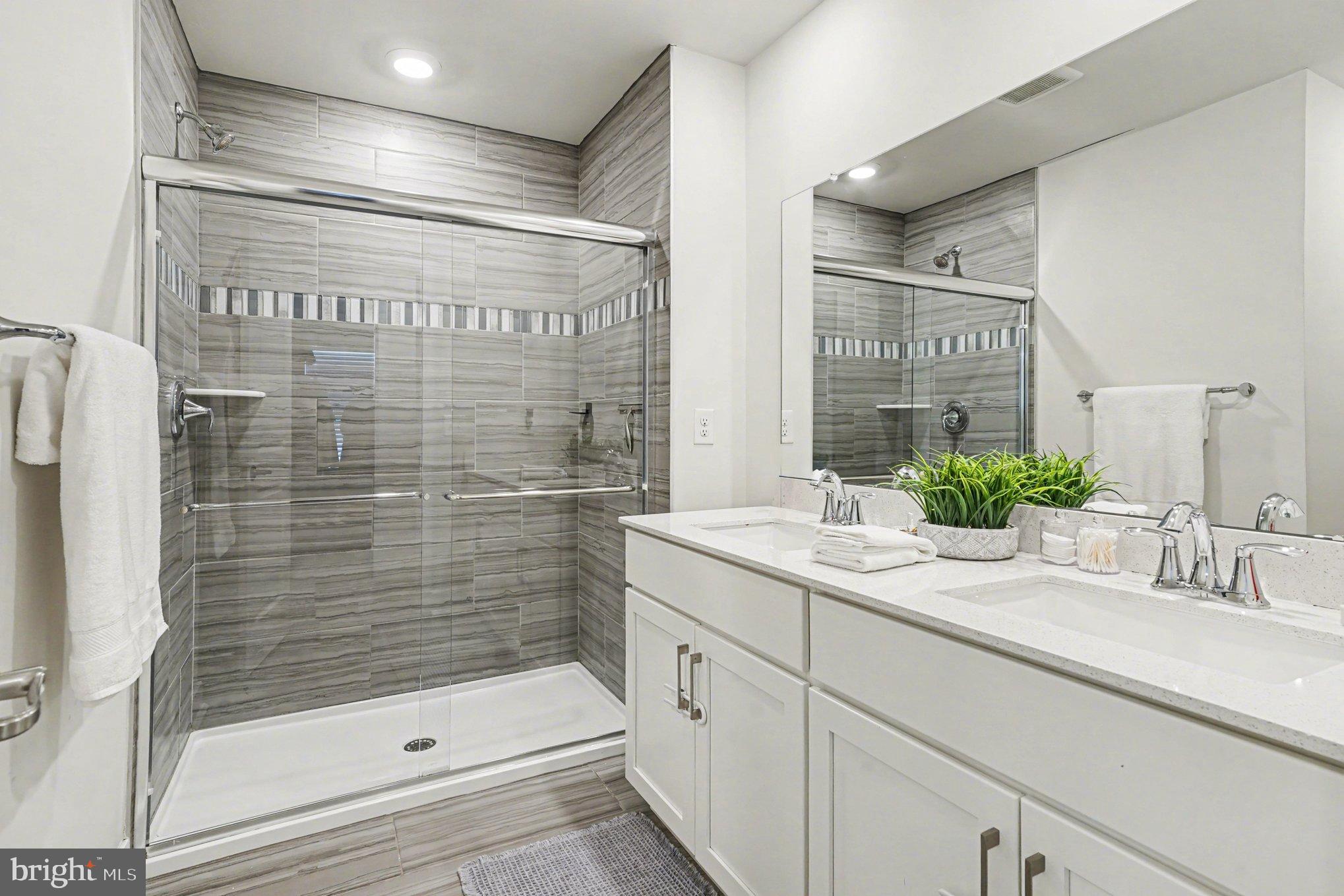 STEELPOINTE - Residential