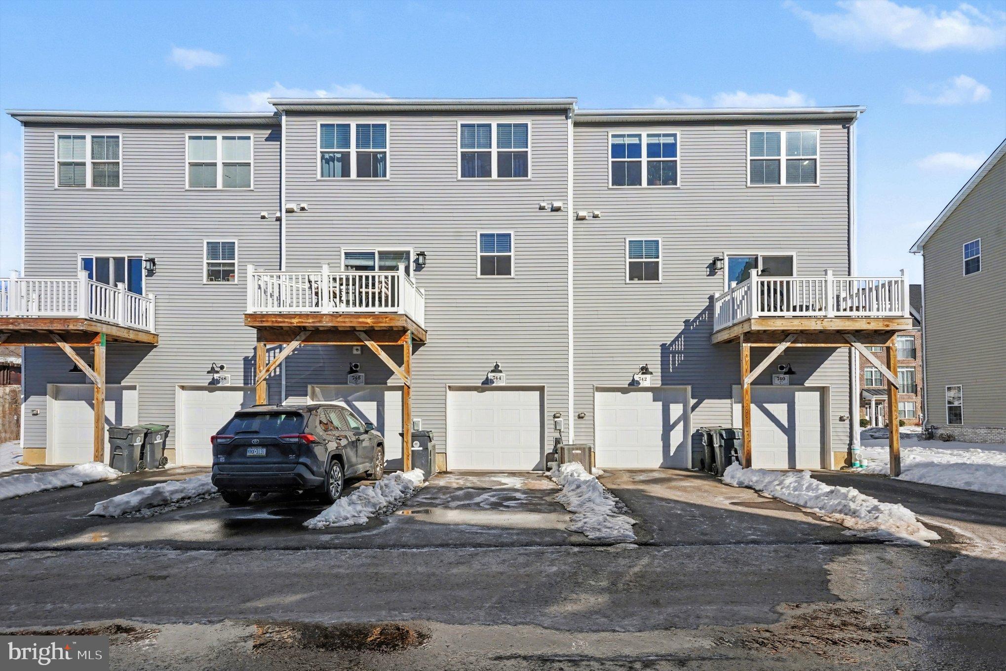 STEELPOINTE - Residential