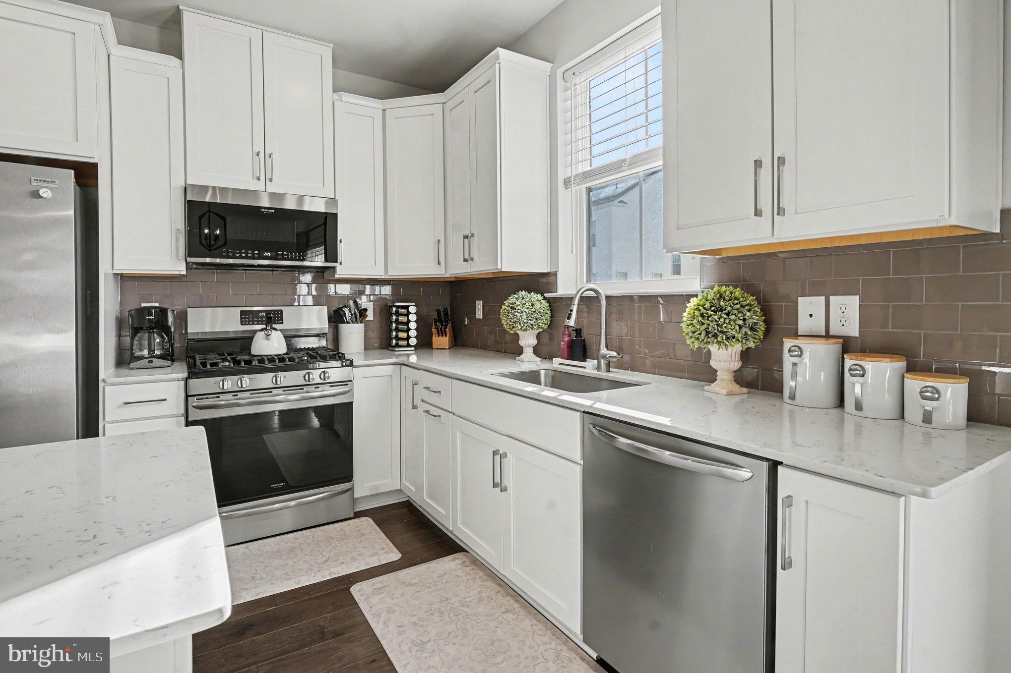 STEELPOINTE - Residential