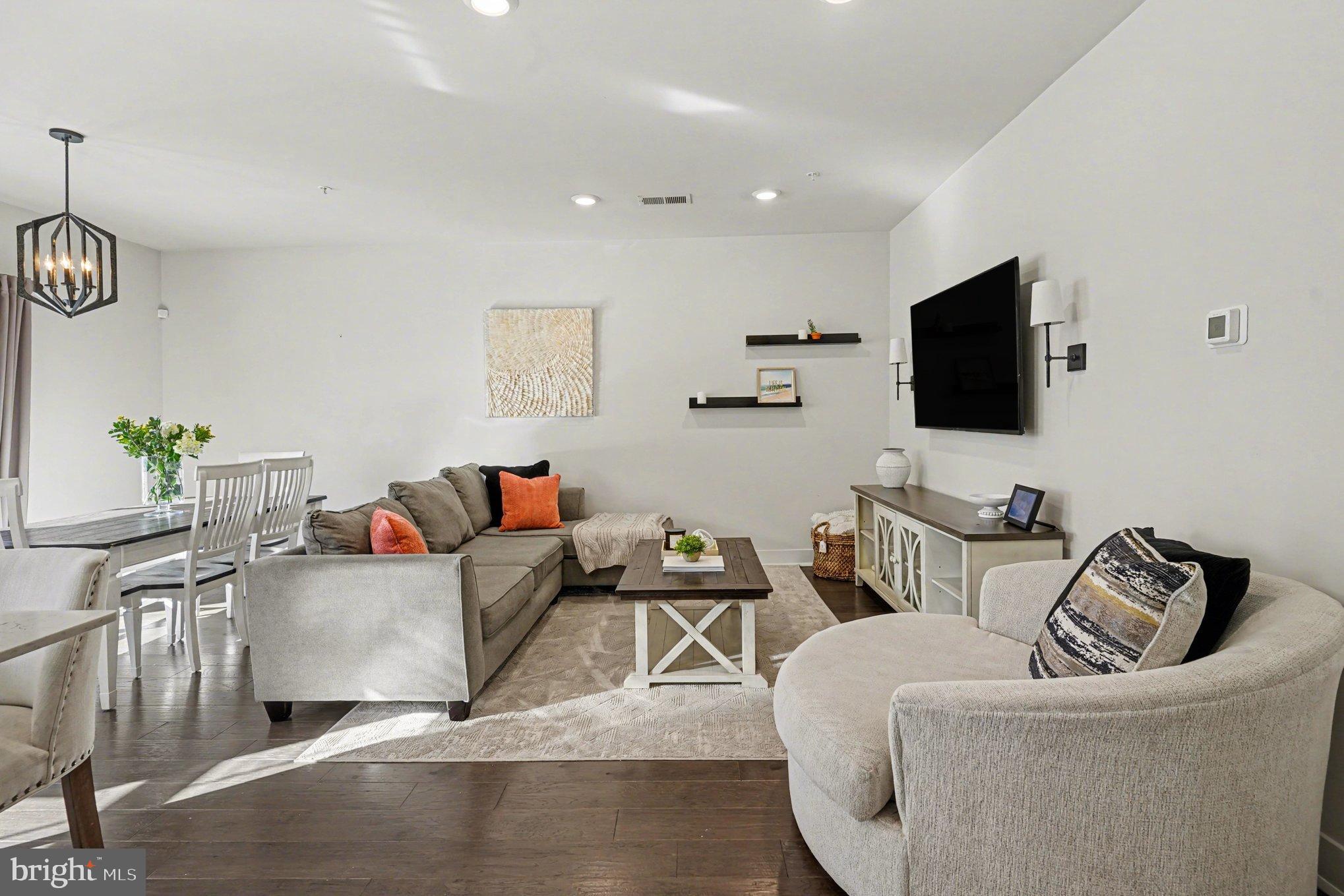 STEELPOINTE - Residential