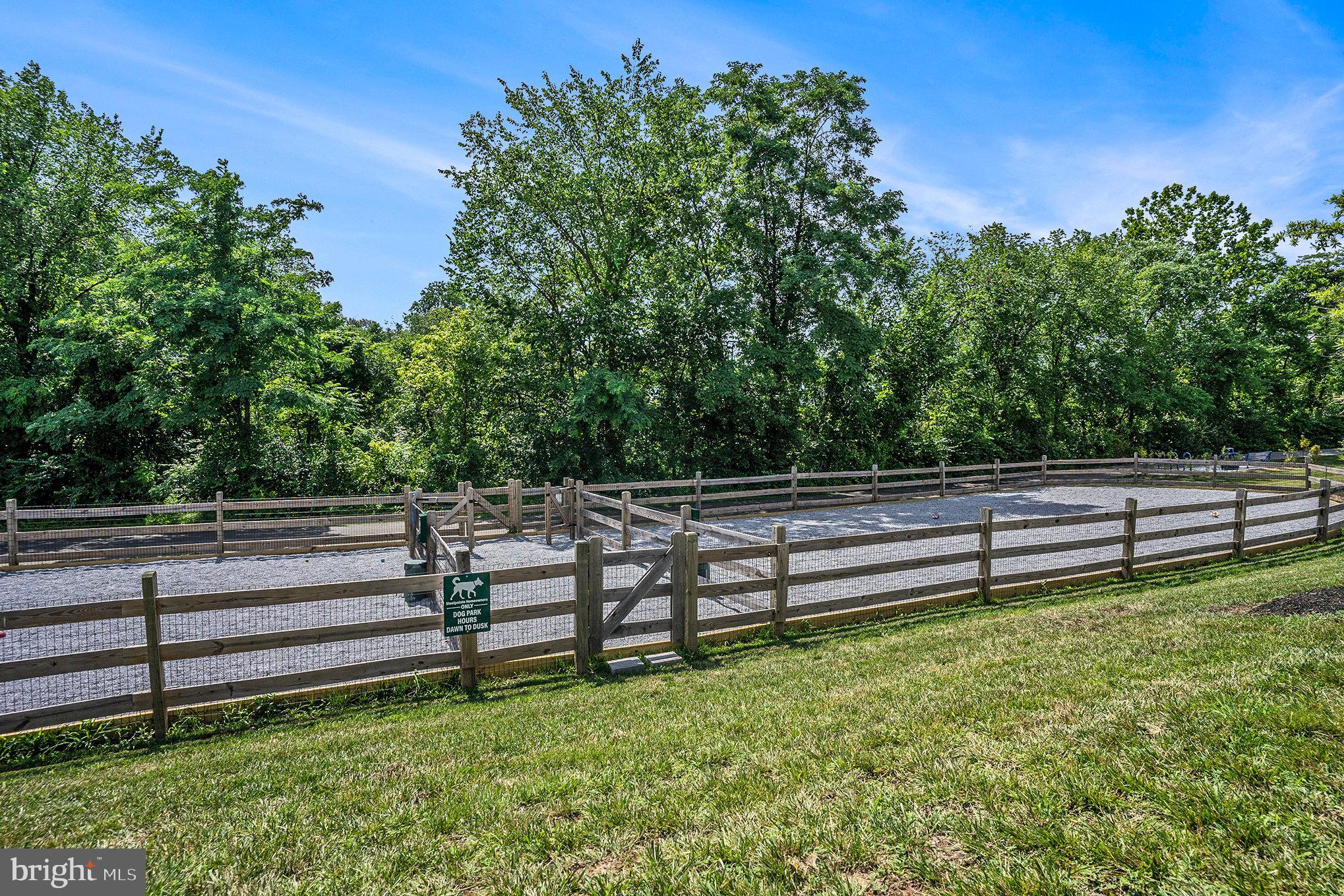 STEELPOINTE - Residential