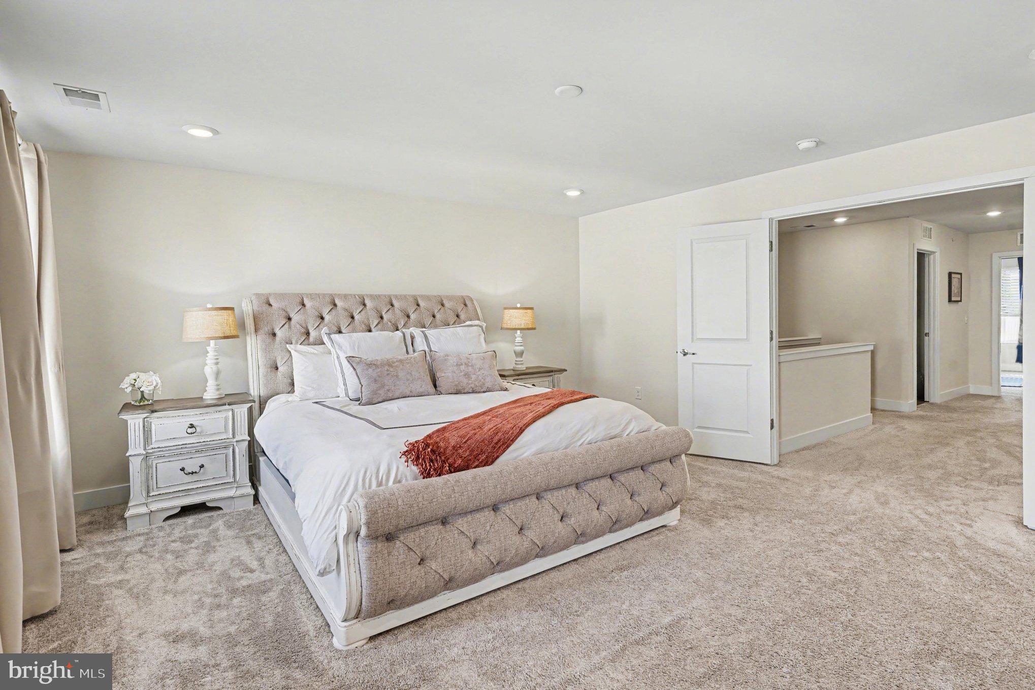 STEELPOINTE - Residential